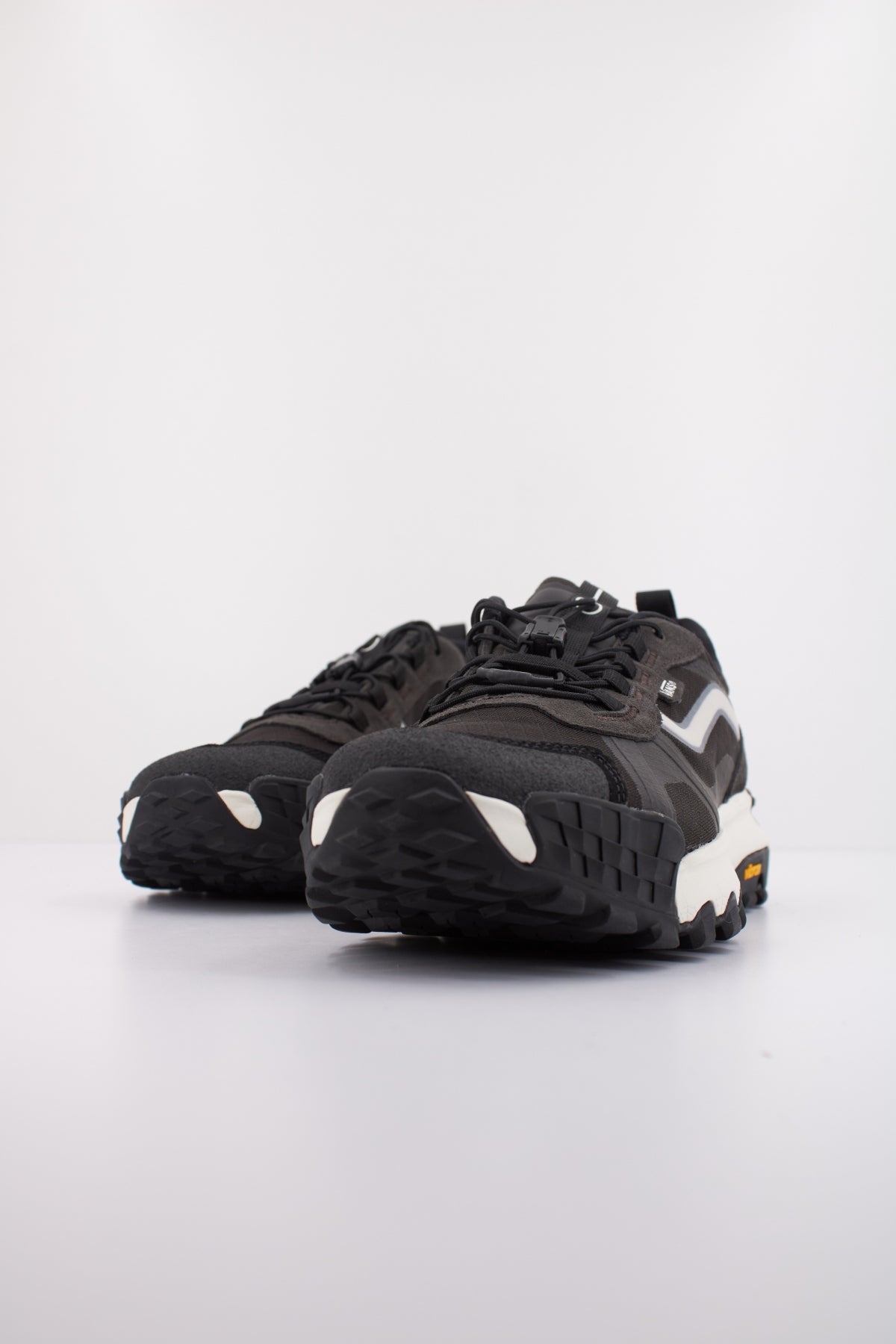 VANS MTE CROSSPATH XC en color NEGRO  (2)
