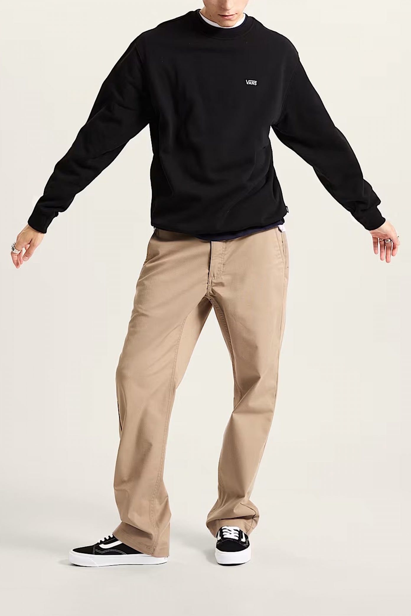 VANS LEFT CHEST CREW en color NEGRO  (4)