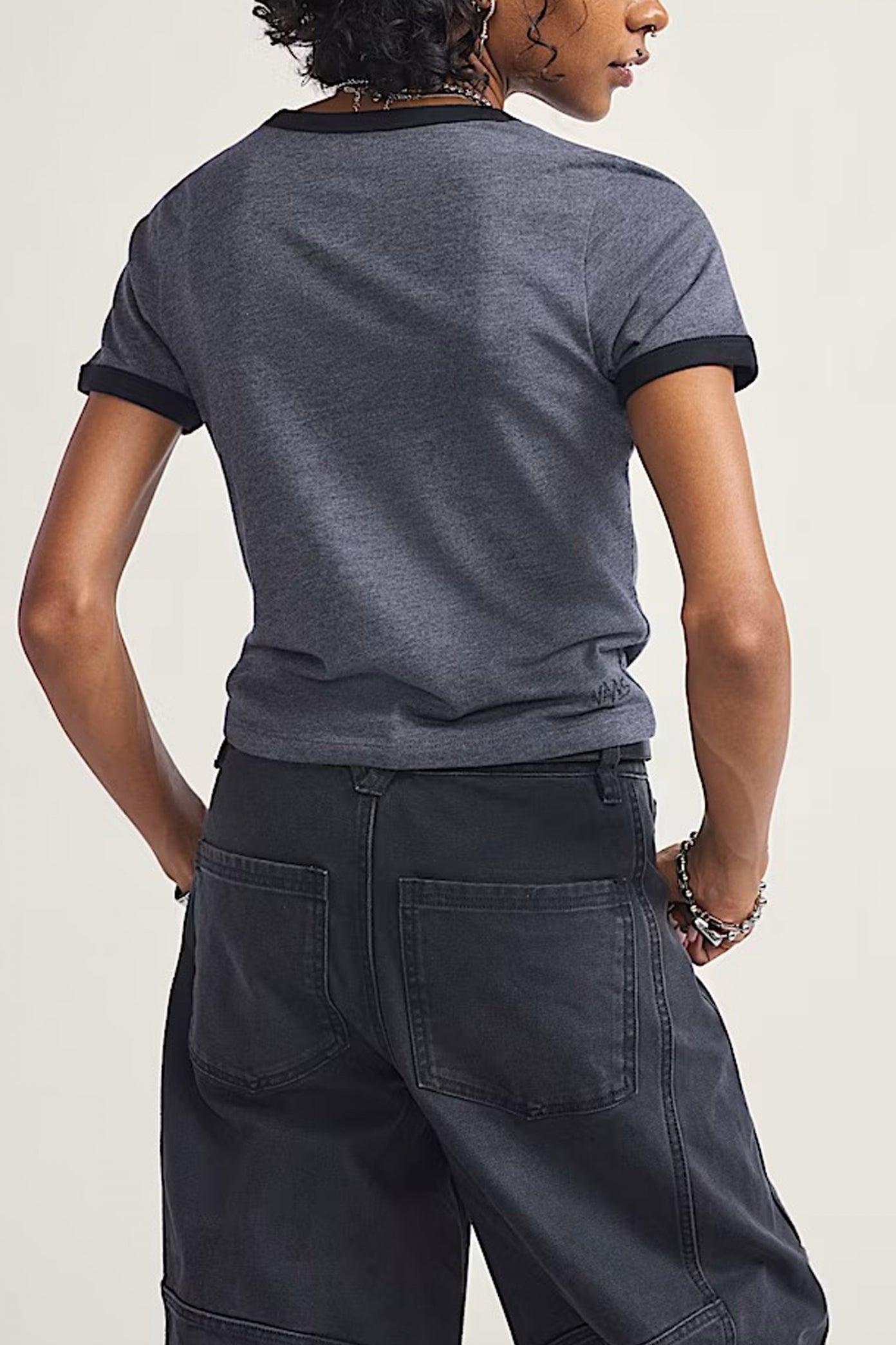 VANS CRUZING RINGER TEE en color GRIS  (3)