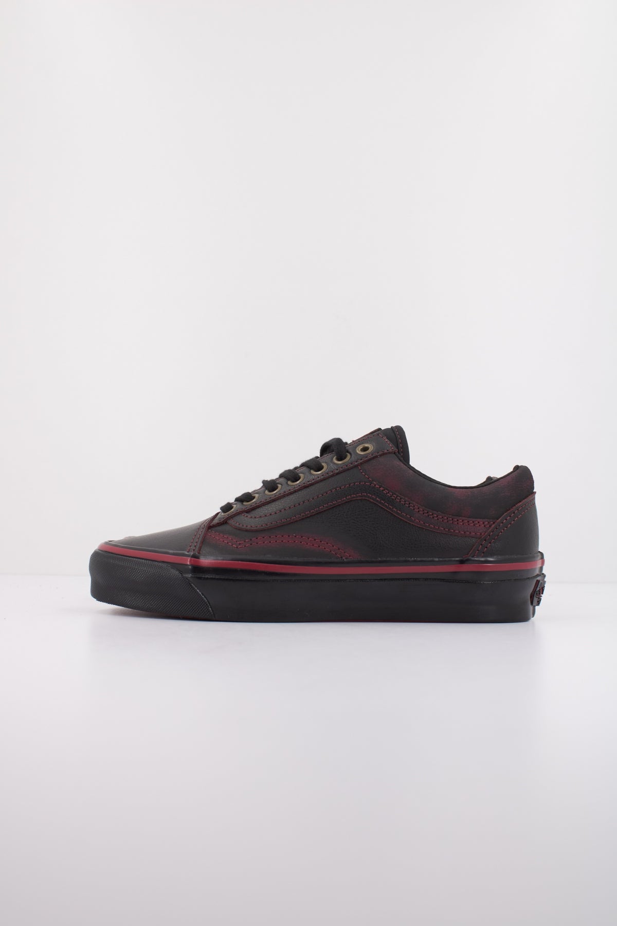 VANS OLD SKOOL LEATHER en color NEGRO  (1)