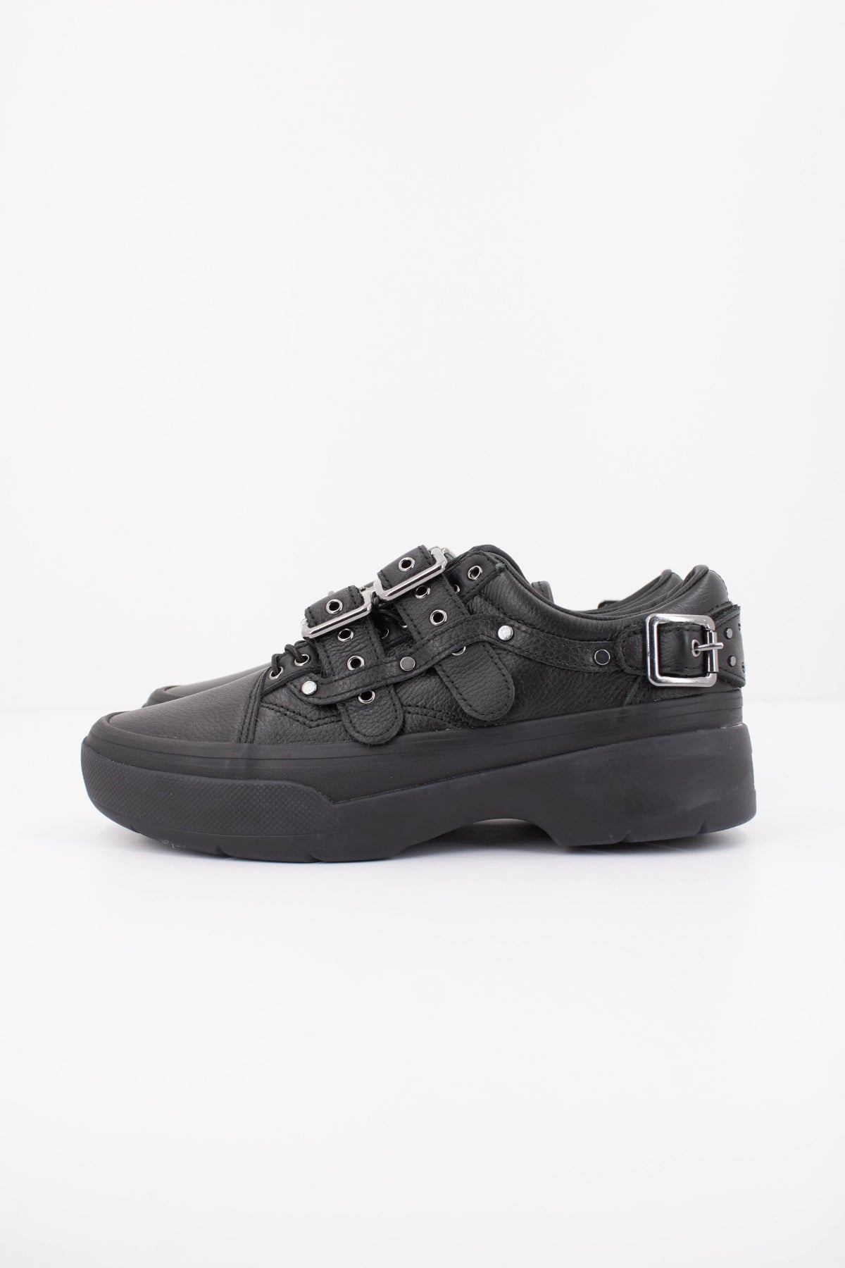 VANS  LX OLD SKOOL BUCKLE  en color NEGRO  (1)