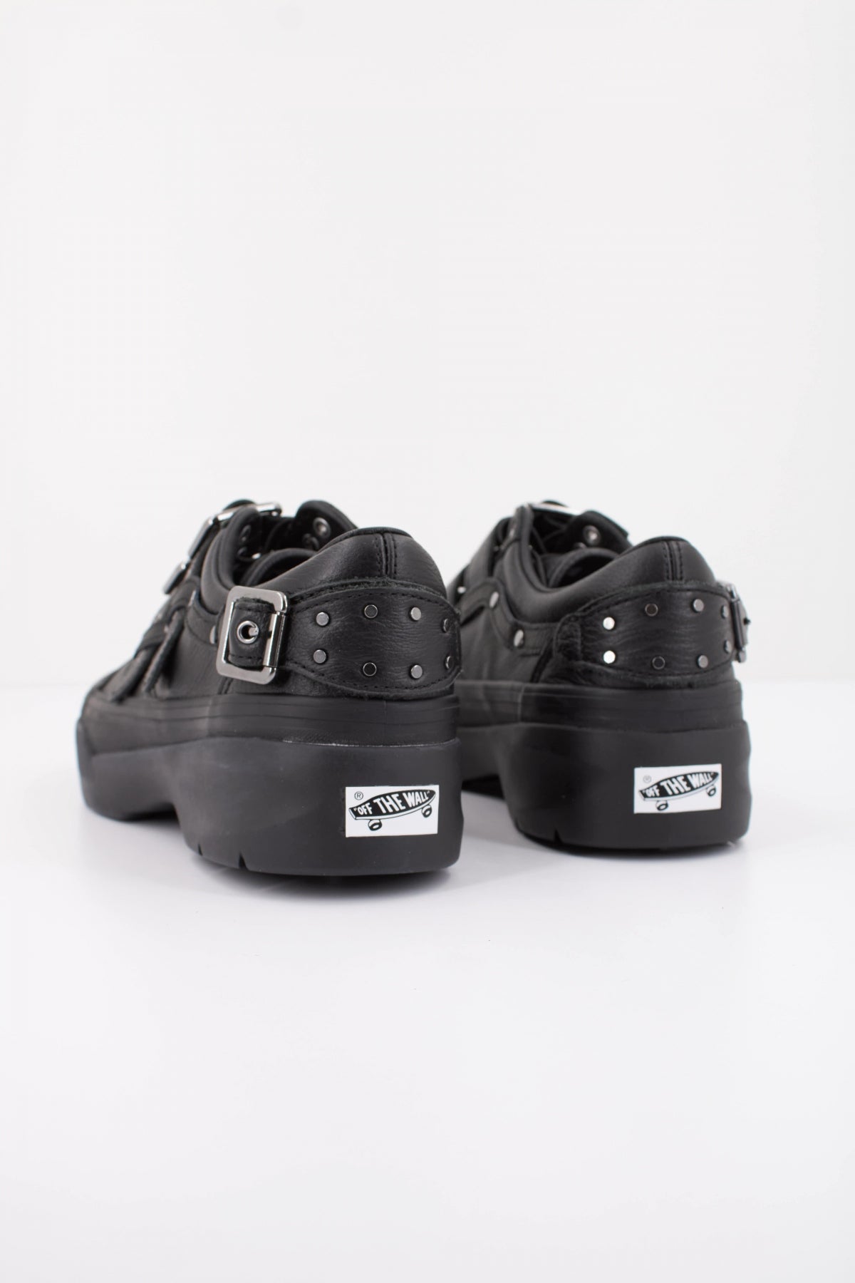 VANS  LX OLD SKOOL BUCKLE  en color NEGRO  (4)