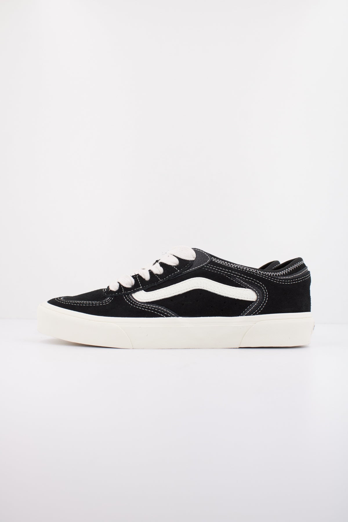 VANS VNQJBPT en color NEGRO  (1)