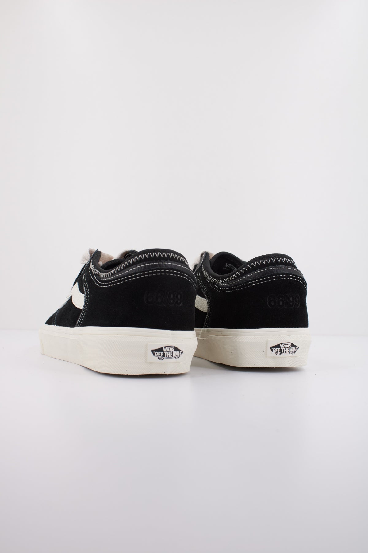 VANS VNQJBPT en color NEGRO  (4)