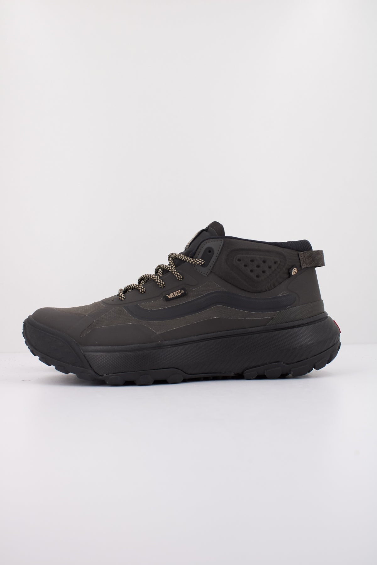 VANS  MTE CROSSPATH MID  en color NEGRO  (1)