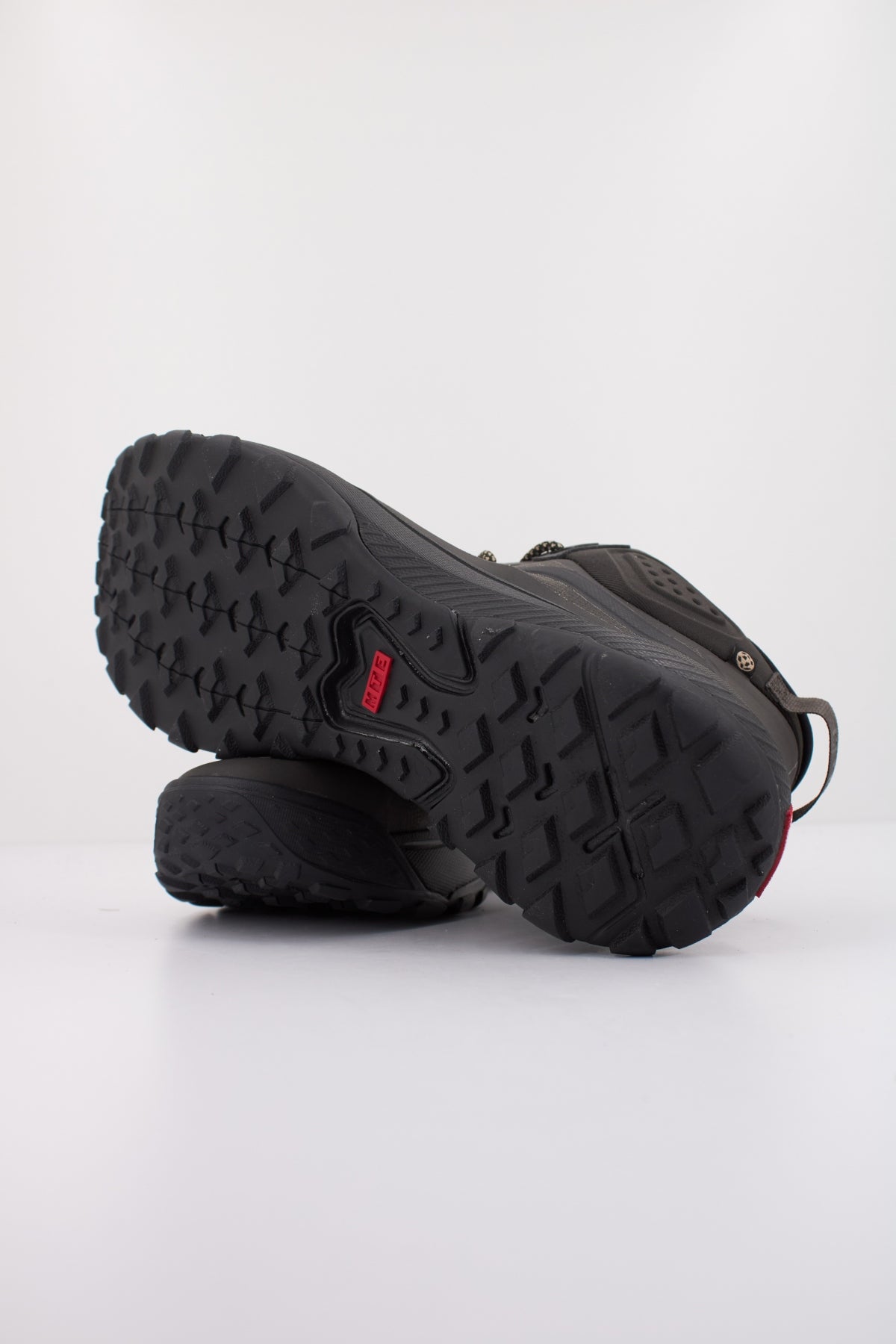 VANS  MTE CROSSPATH MID  en color NEGRO  (5)