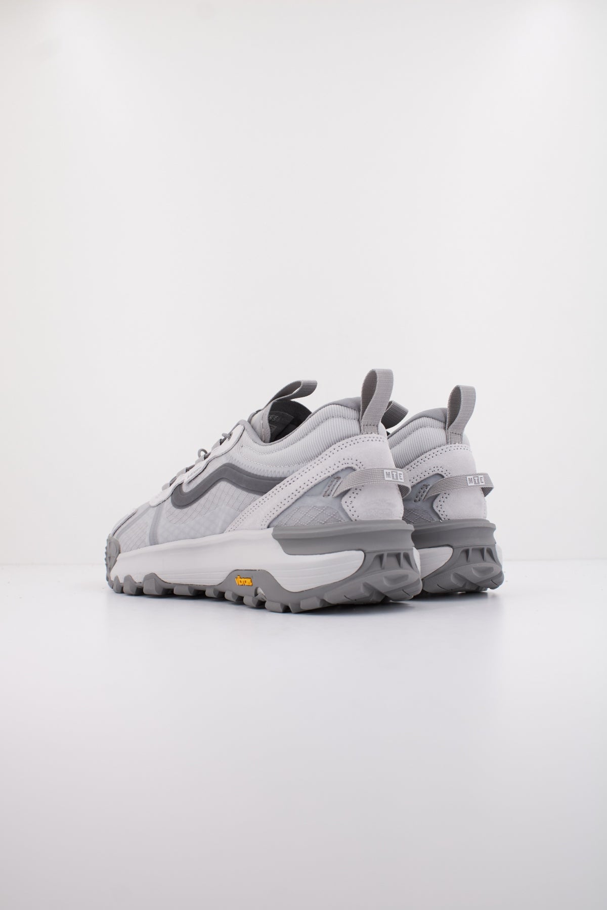 VANS MTE CROSSPATH XC en color GRIS  (4)
