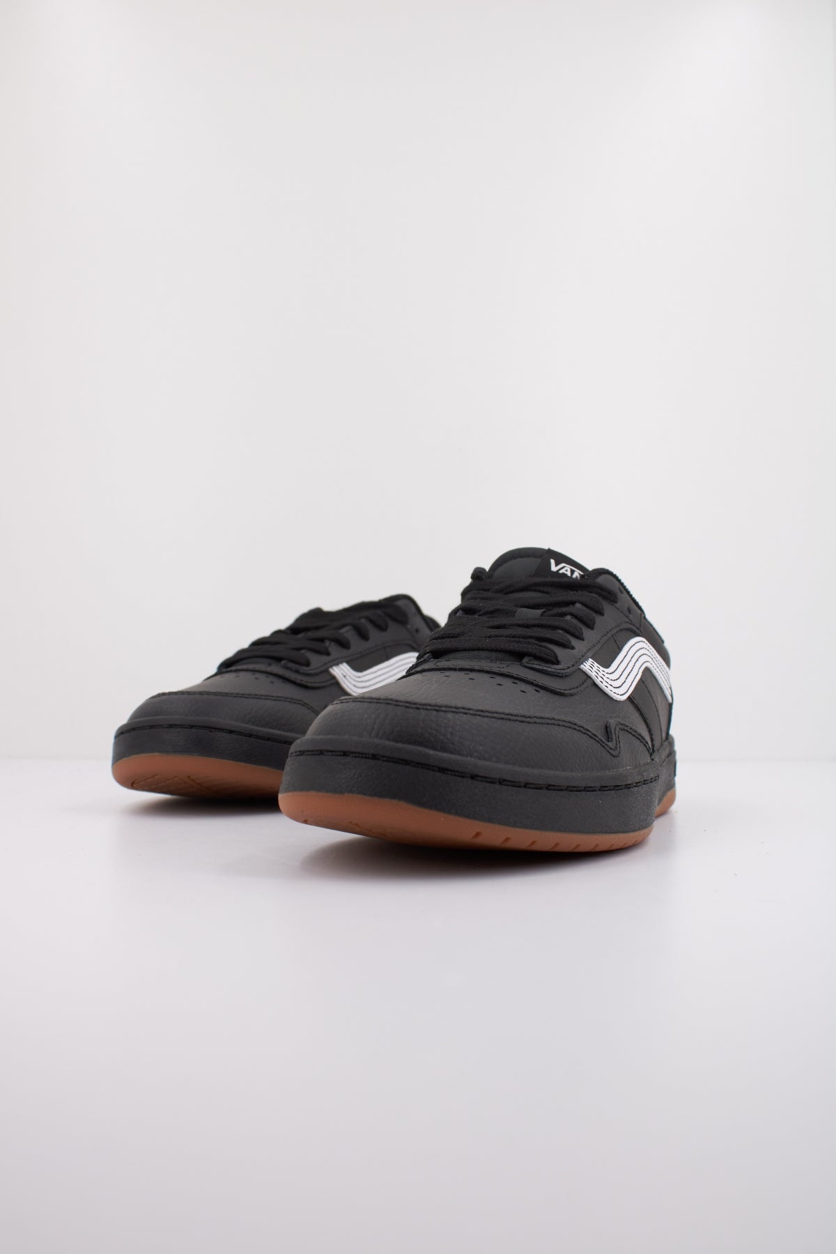VANS CRUZE . STIT en color NEGRO  (2)