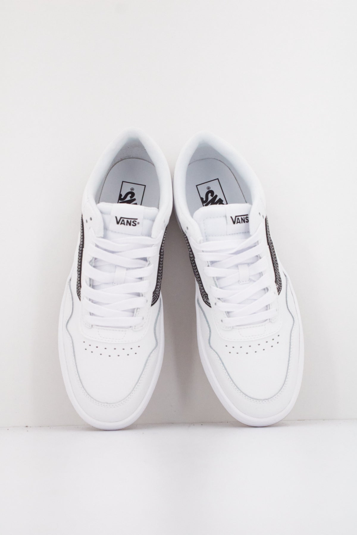 VANS CRUZE . en color BLANCO  (3)