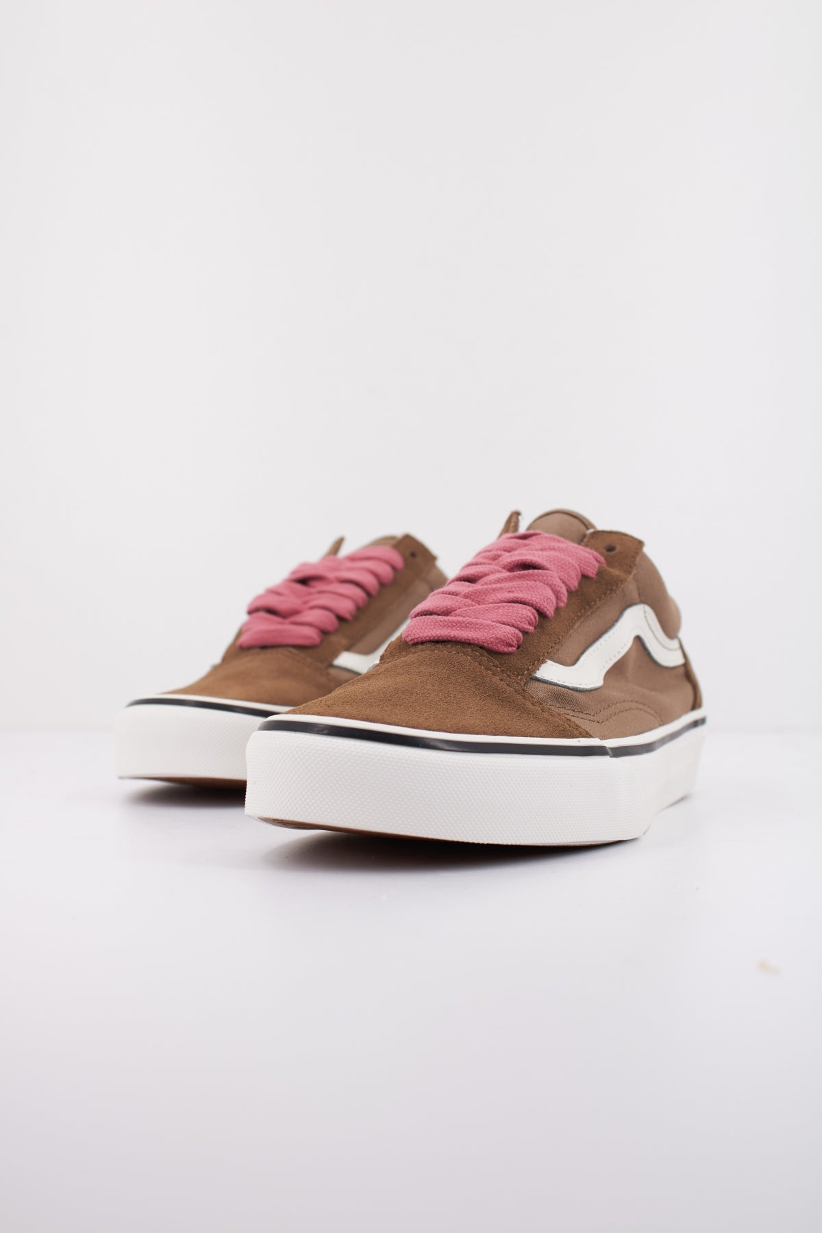VANS OLD SKOOL POP en color MARRON  (2)