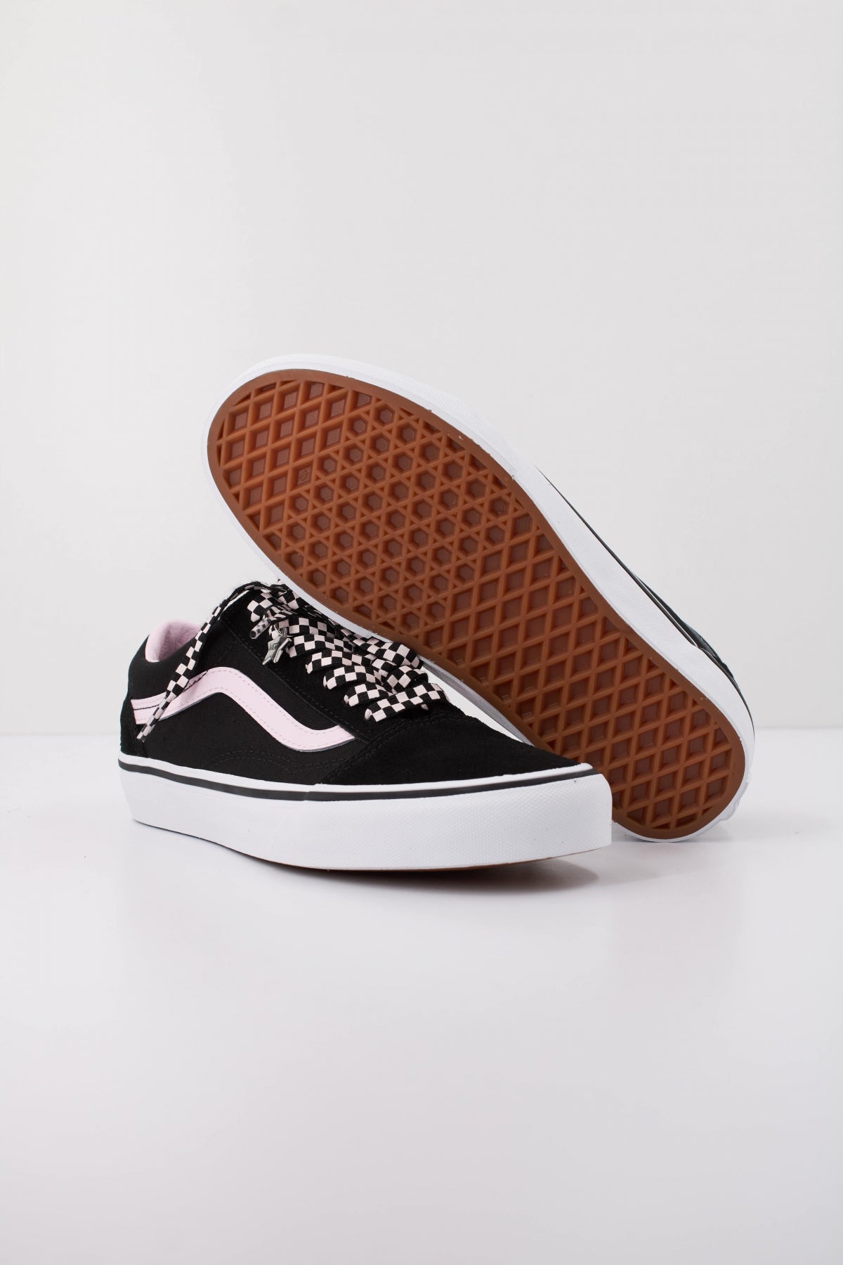 VANS OLD SKOOL en color NEGRO  (4)