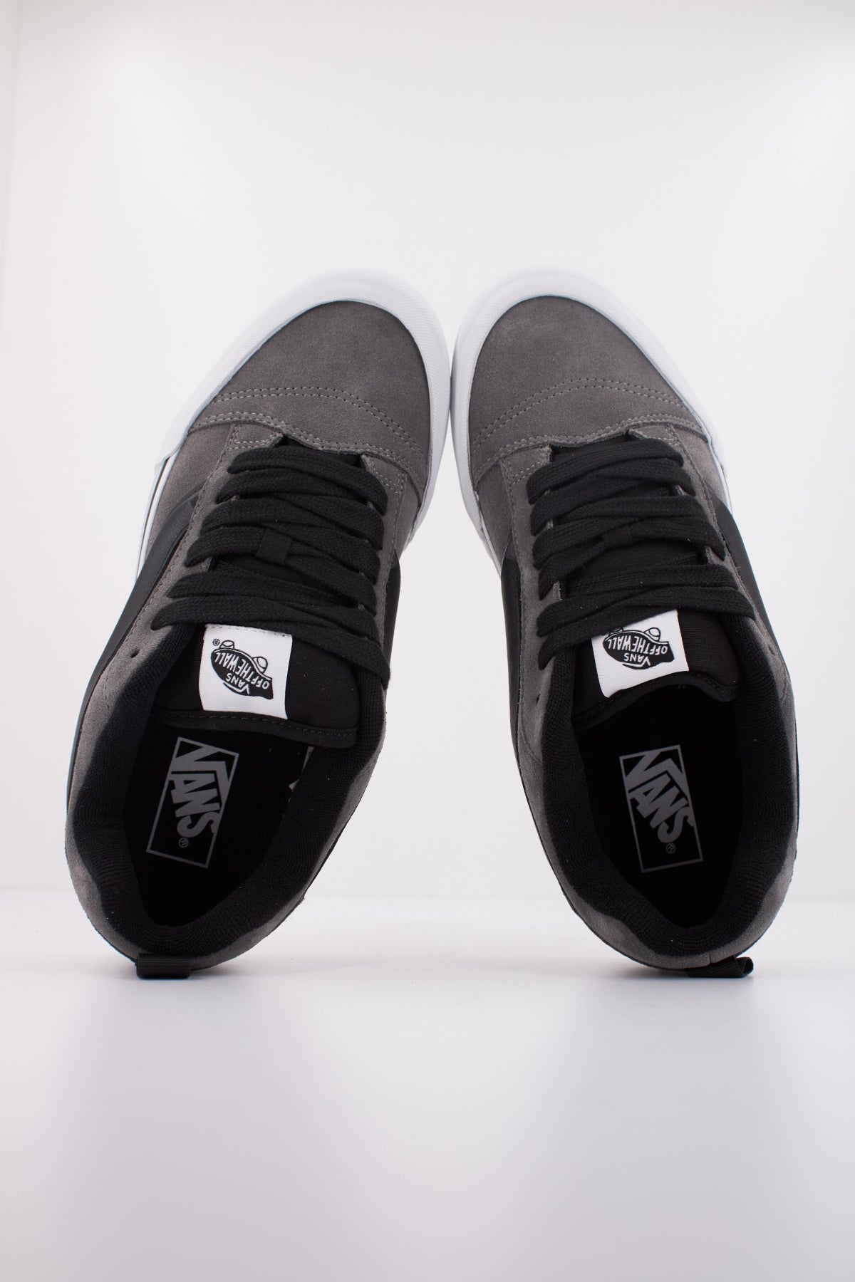 VANS KNU SKOOL en color GRIS  (3)