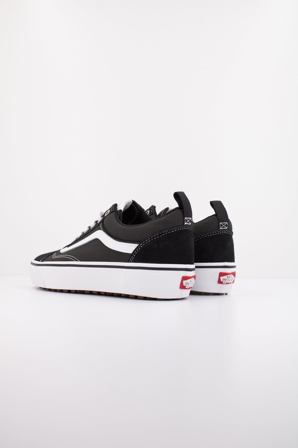 VANS MTE OLD SKOOL INSULATE en color NEGRO  (4)