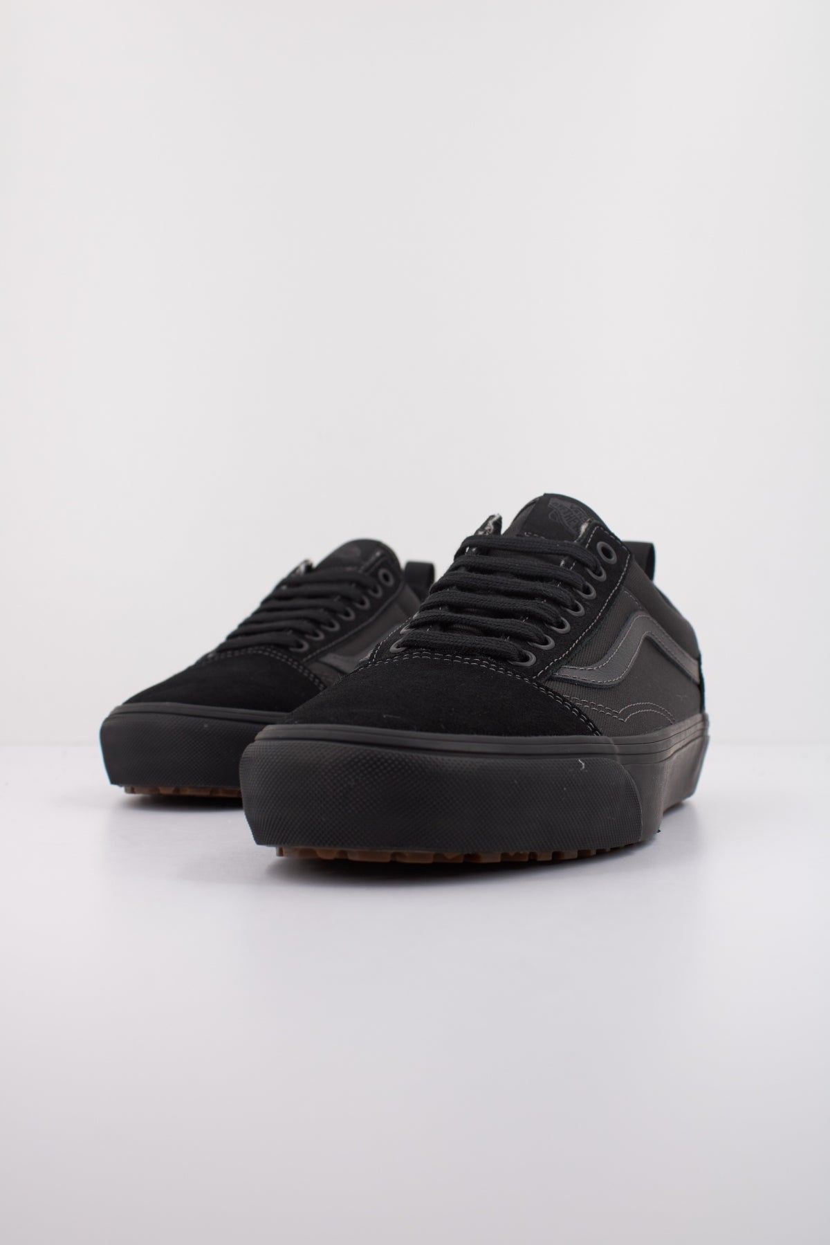 VANS MTE OLD SKOOL INSULATE en color NEGRO  (2)