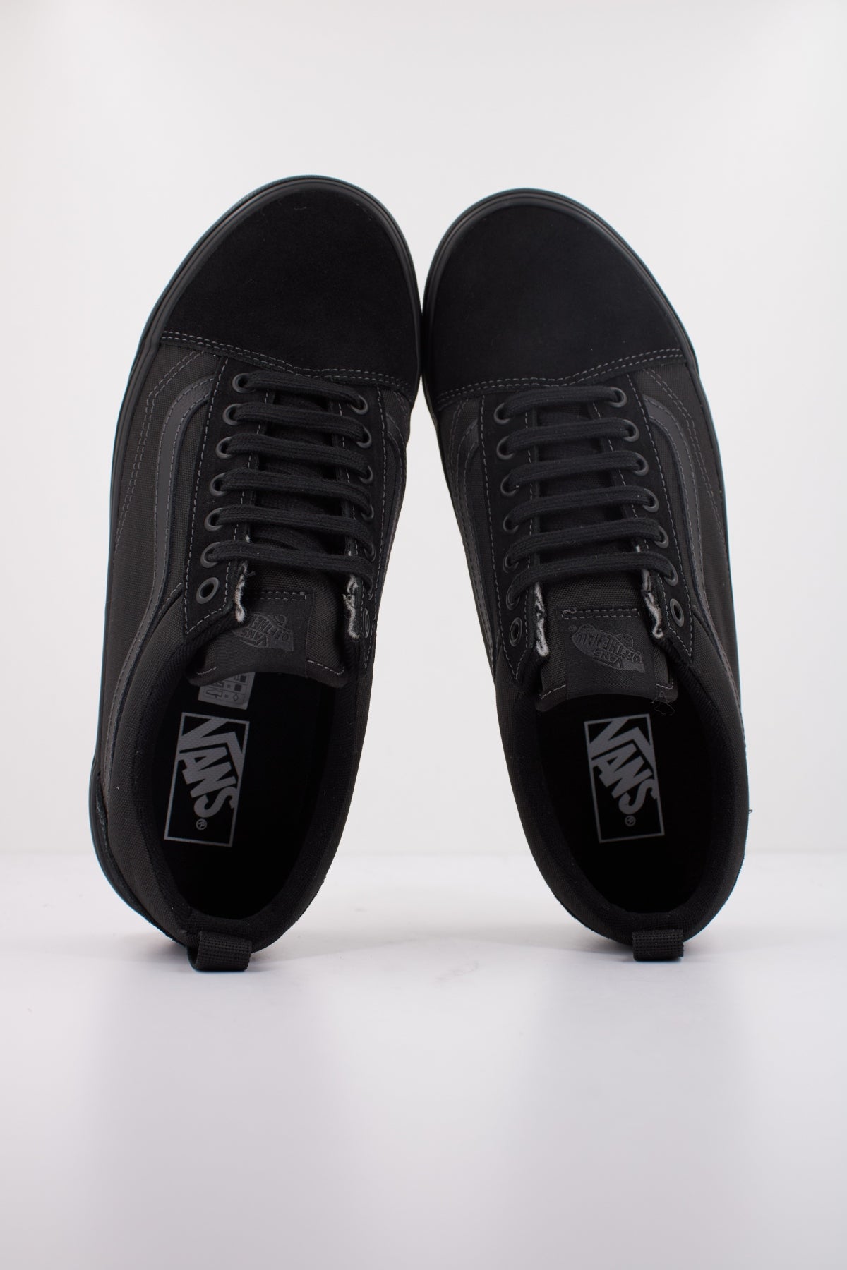 VANS MTE OLD SKOOL INSULATE en color NEGRO  (3)