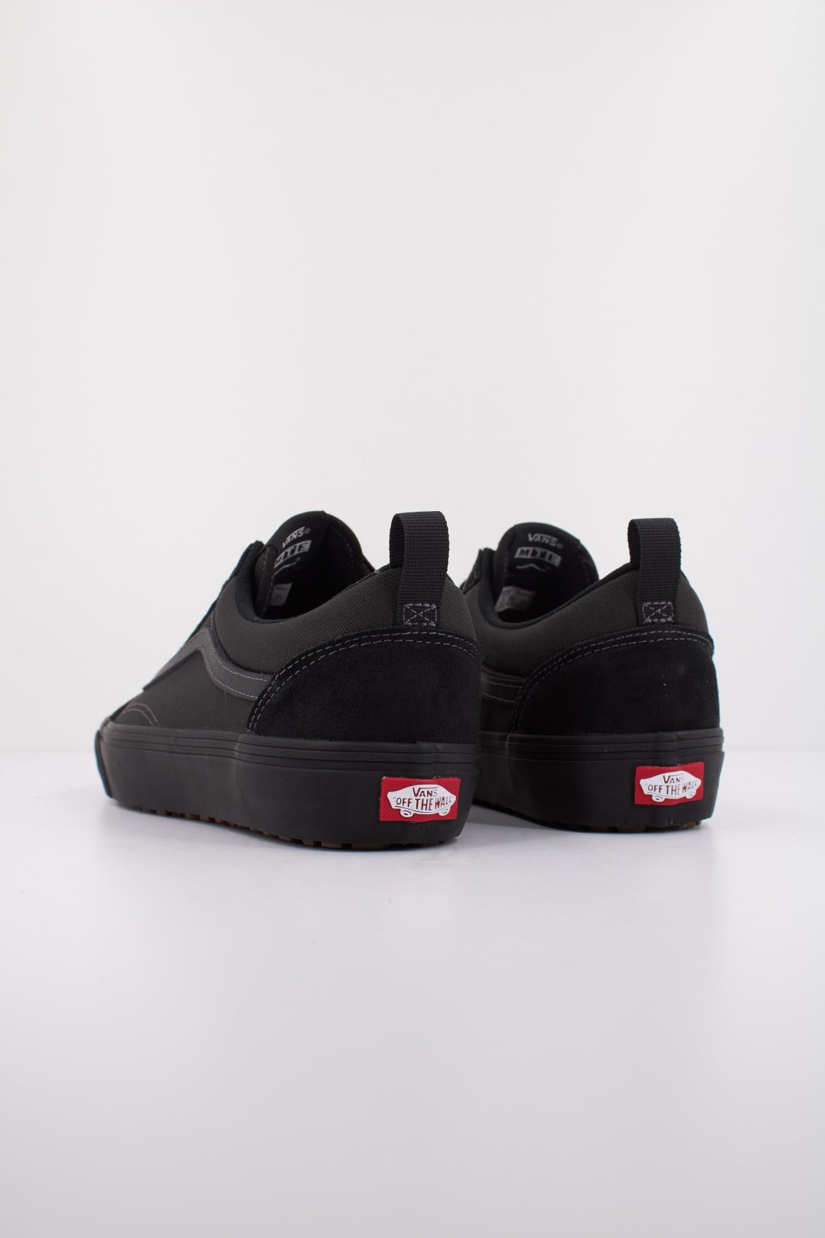 VANS MTE OLD SKOOL INSULATE en color NEGRO  (4)