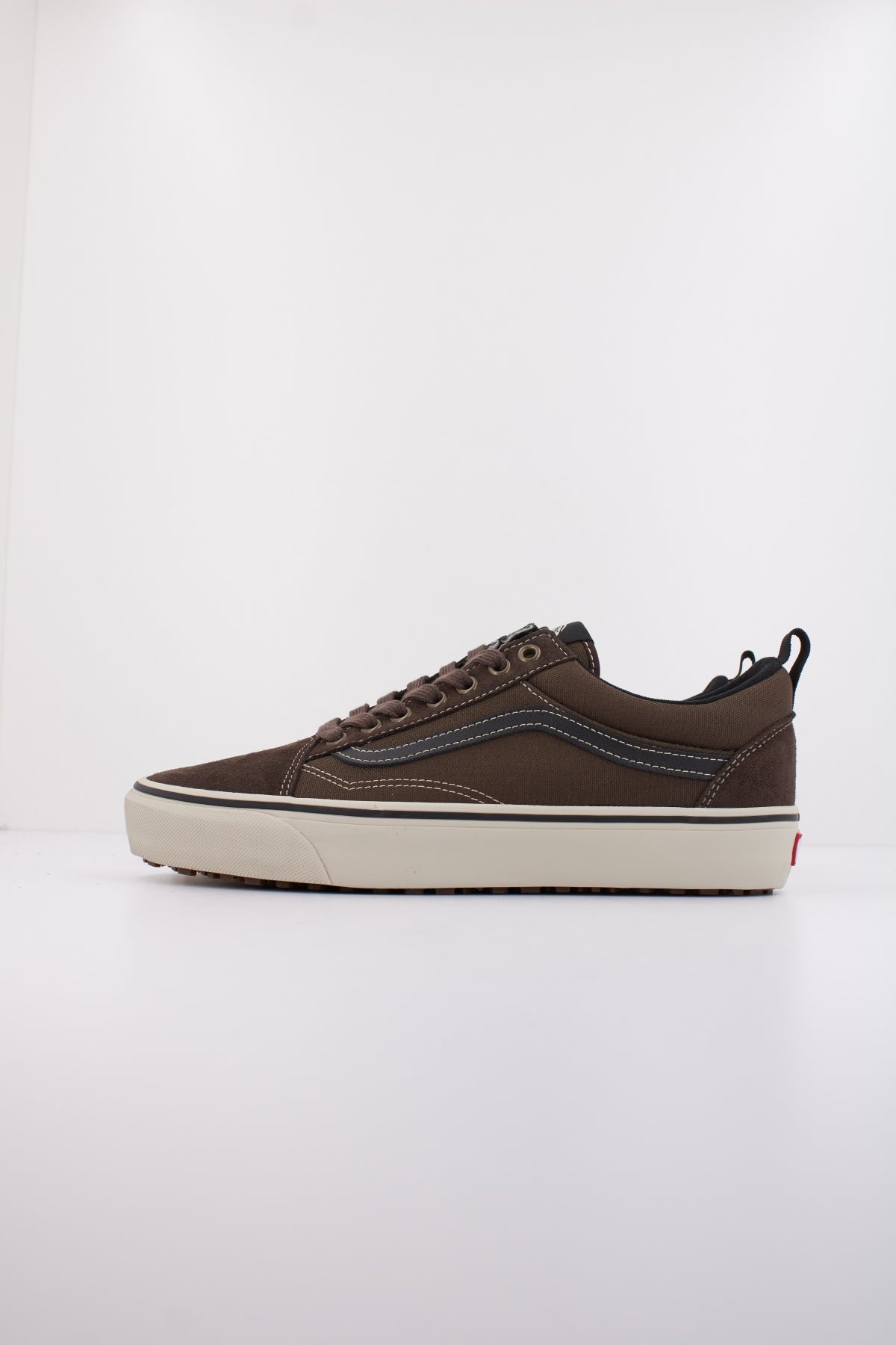VANS MTE OLD SKOOL INSULATE en color MARRON  (1)