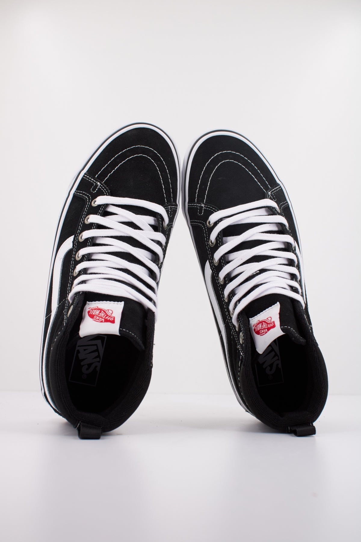 VANS MTE SK-HI INSULATED en color NEGRO  (3)