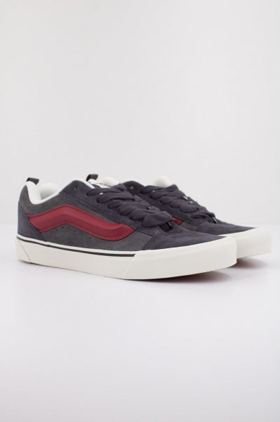 VANS KNU SKOOL en color GRIS  (2)