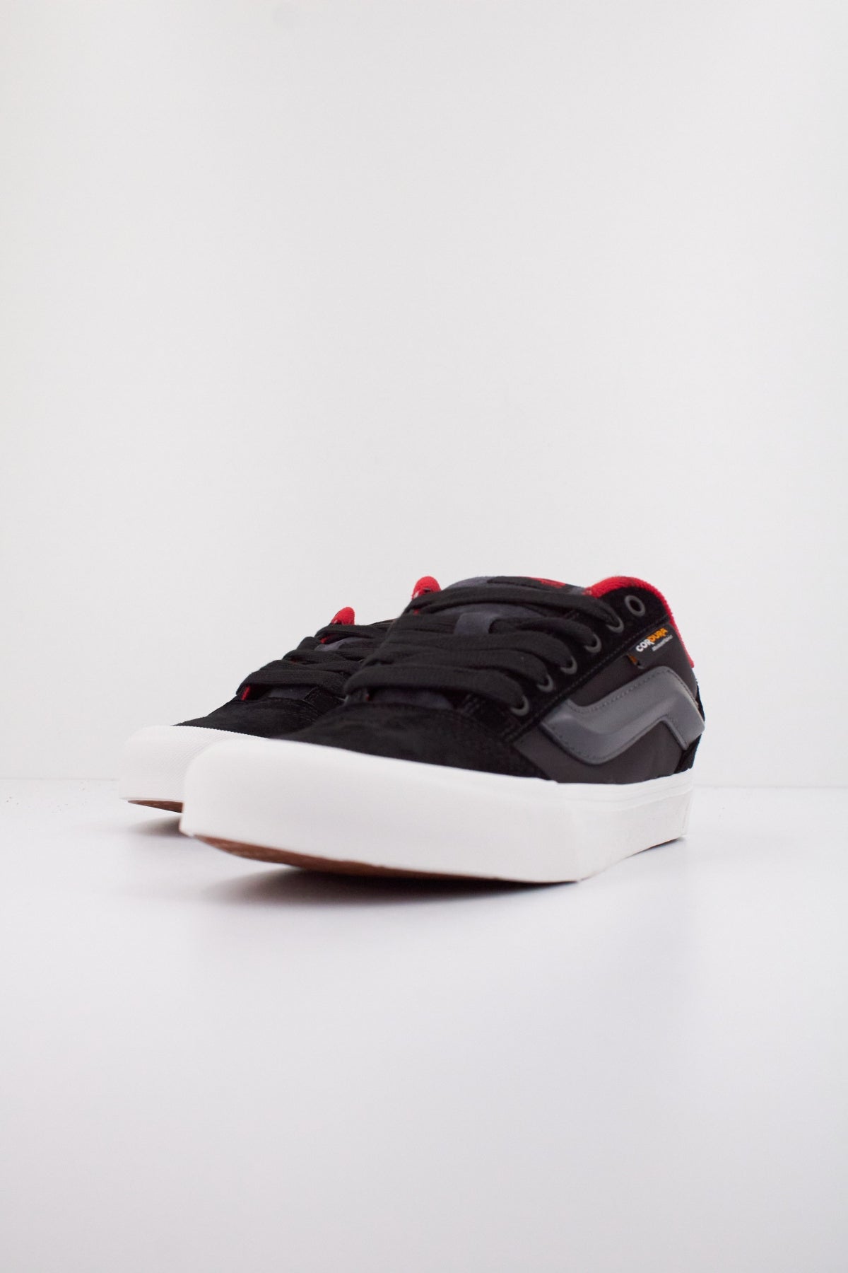 VANS KNU SKOOL CRDA en color NEGRO  (2)