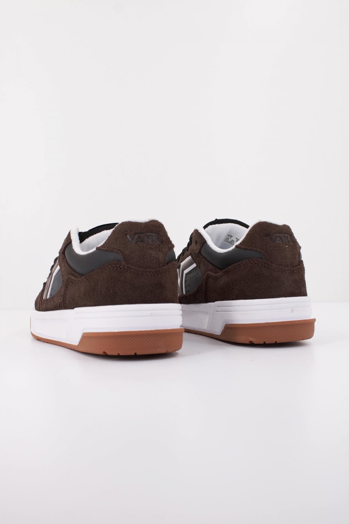 VANS UPLAND VARS en color MARRON  (4)