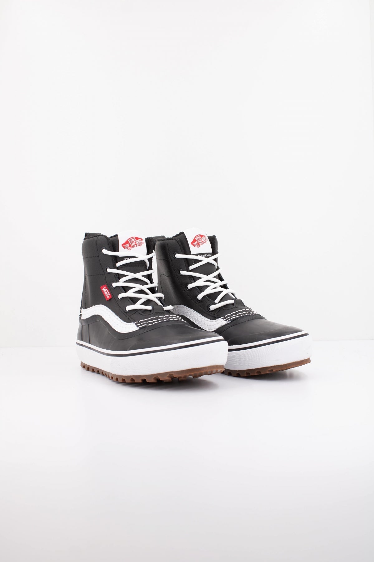 VANS MTE STANDARD MID WATERPROOF en color NEGRO  (2)