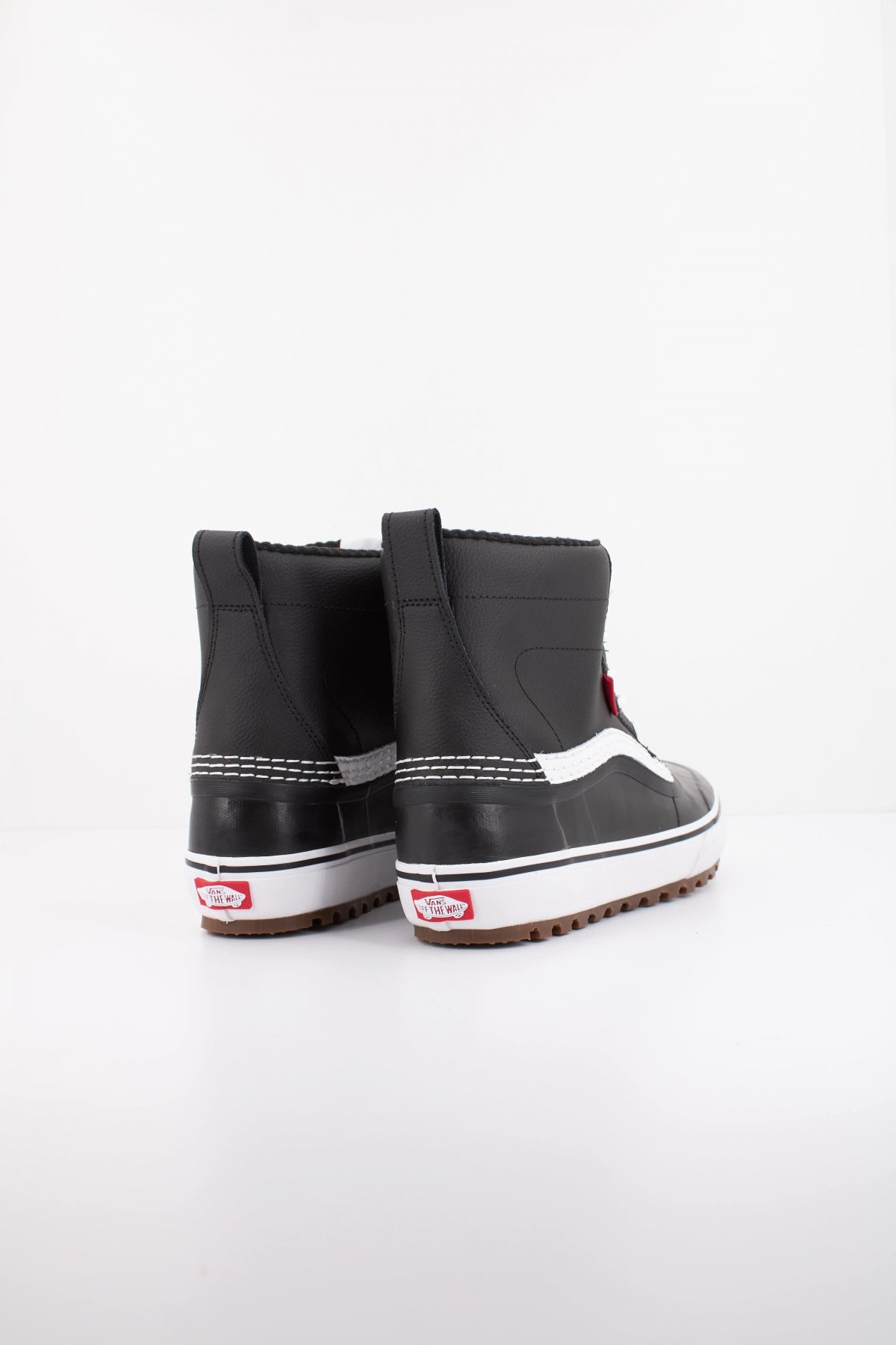 VANS MTE STANDARD MID WATERPROOF en color NEGRO  (4)