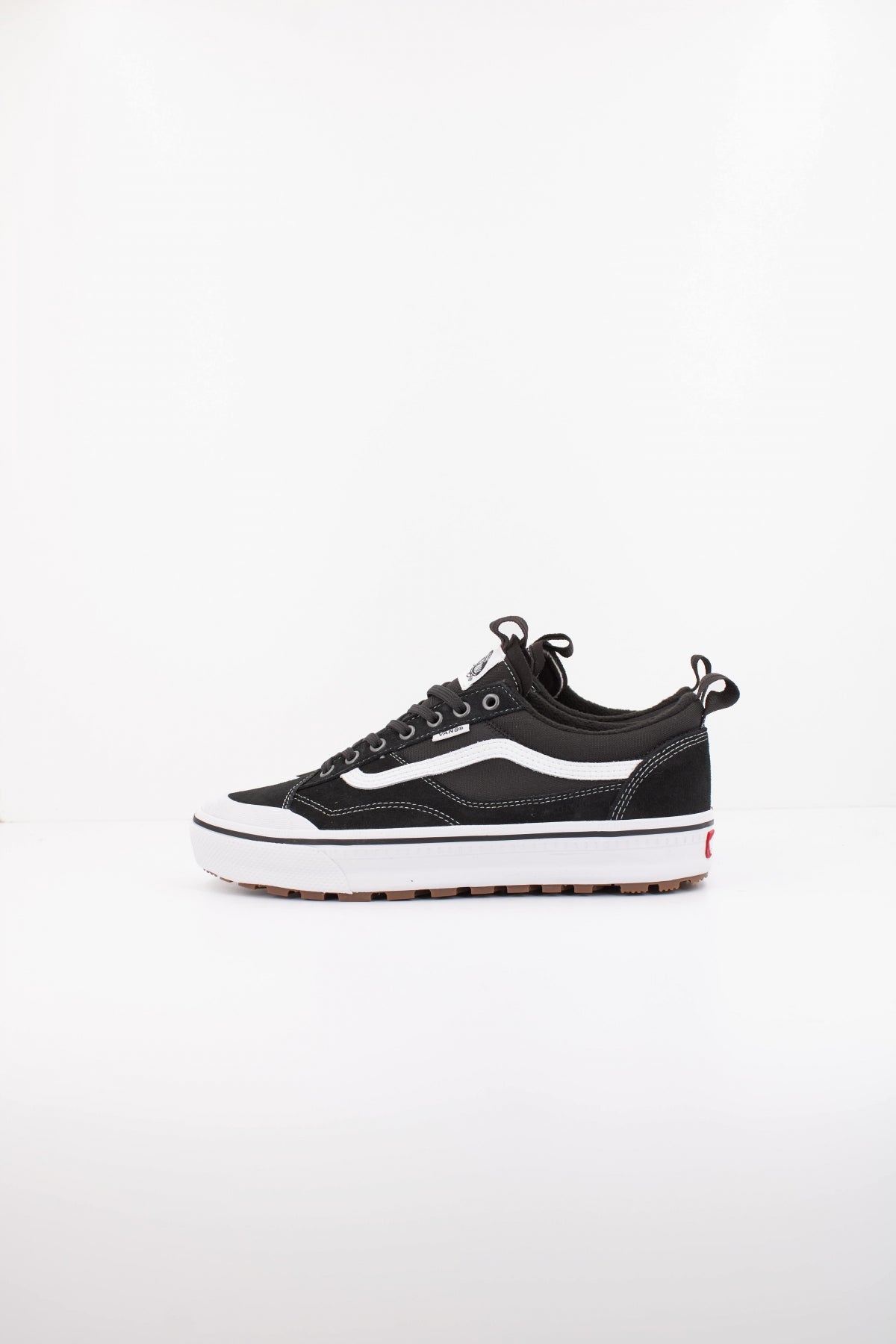 VANS MTE OLD SKOOL WATERPROOF en color NEGRO  (1)