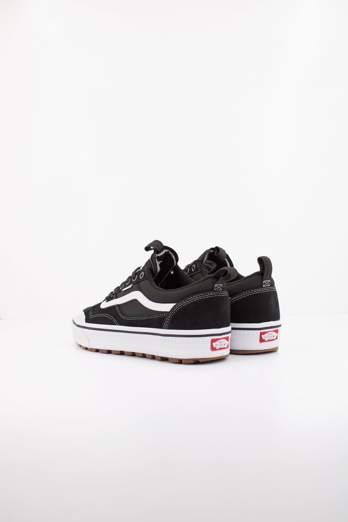 VANS MTE OLD SKOOL WATERPROOF en color NEGRO  (4)