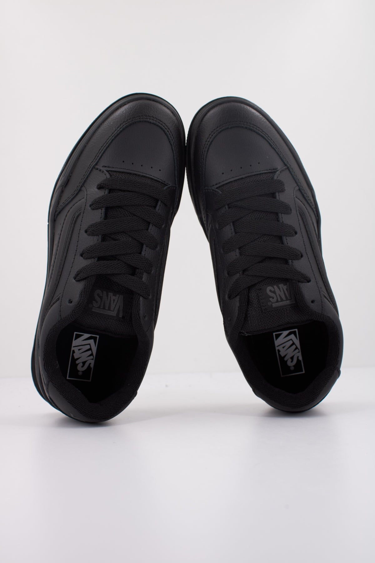 VANS  HYLANE  en color NEGRO  (3)