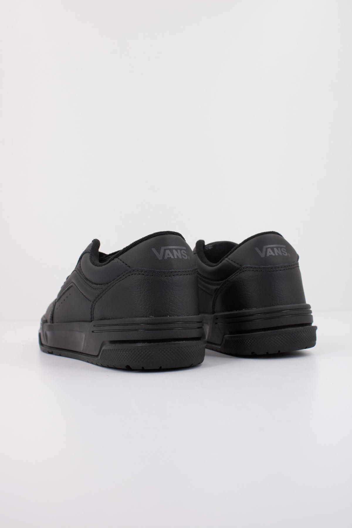 VANS  HYLANE  en color NEGRO  (4)