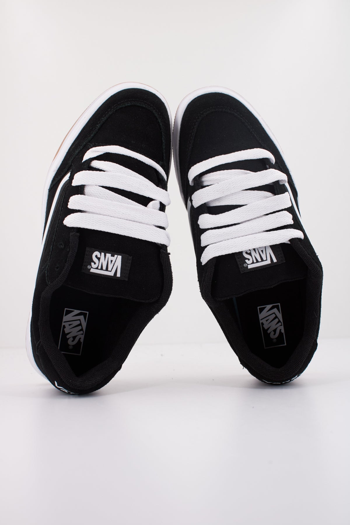 VANS HYLANE en color NEGRO  (3)