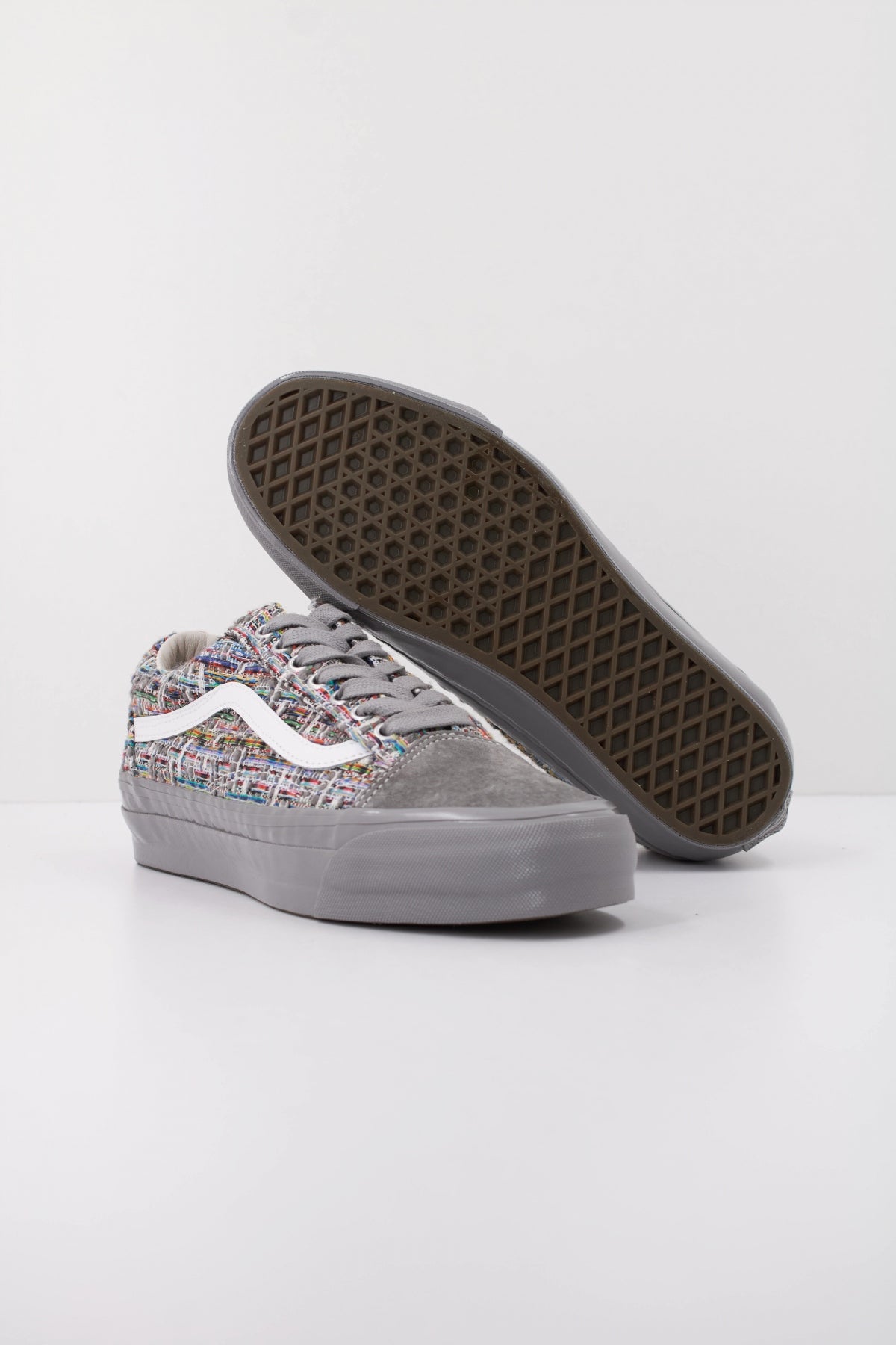 VANS LX OLD SKOOL TWED en color GRIS  (3)