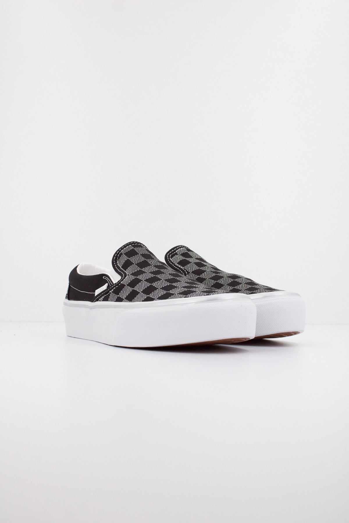 VANS CLASSIC SLIP-ON PLATFORM en color NEGRO  (2)