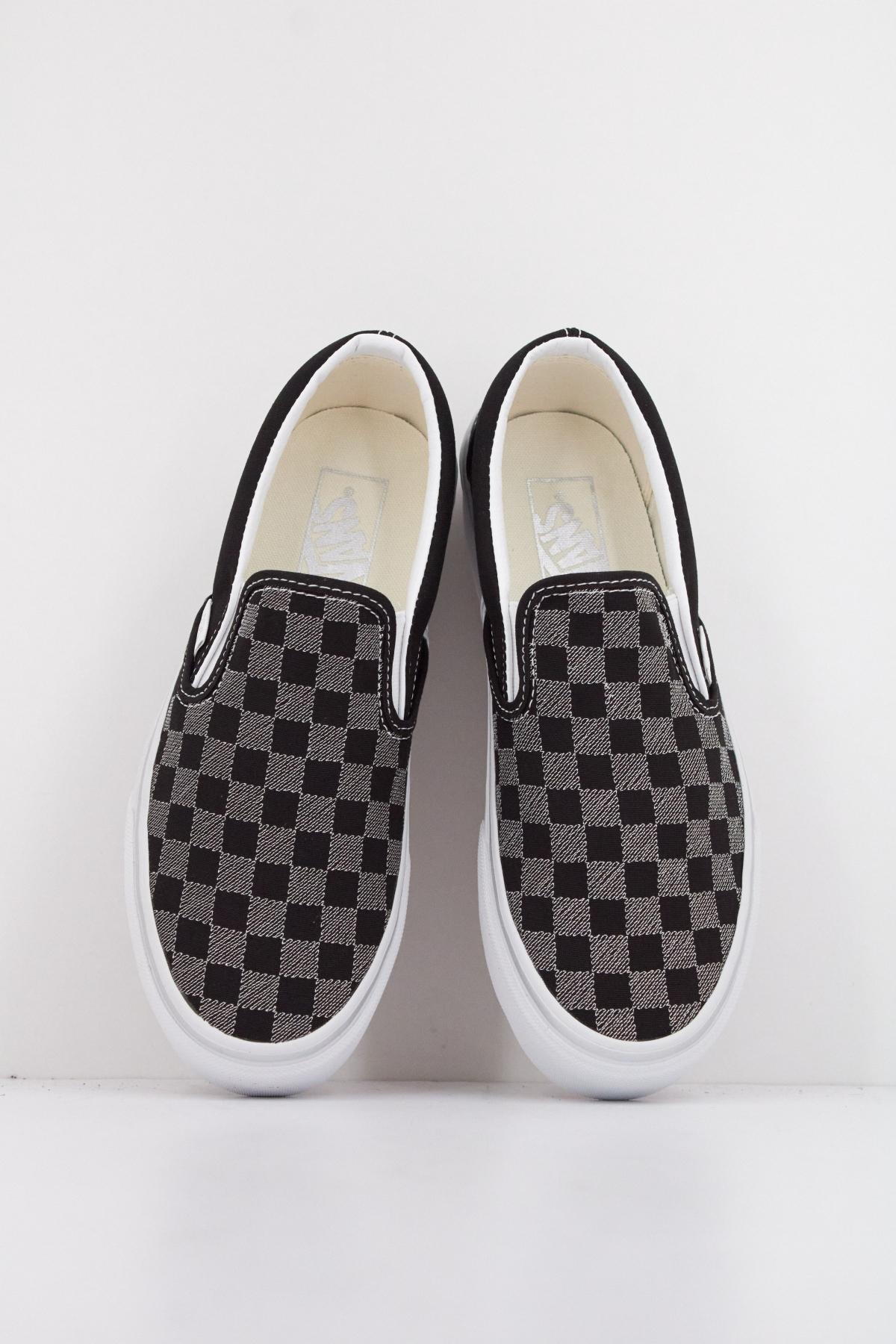 VANS CLASSIC SLIP-ON PLATFORM en color NEGRO  (3)