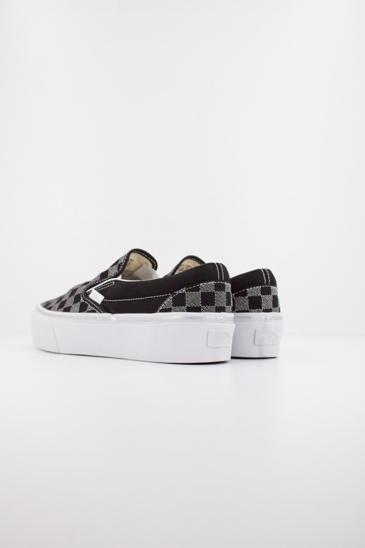 VANS CLASSIC SLIP-ON PLATFORM en color NEGRO  (4)