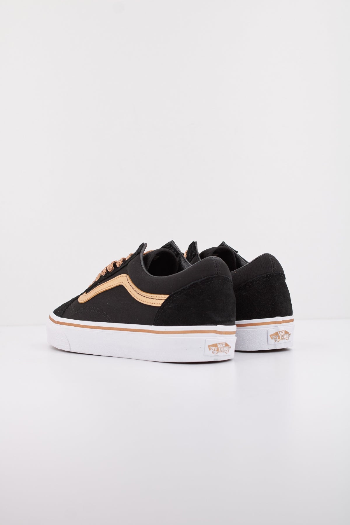 VANS OLD SKOOL MTLC en color NEGRO  (4)