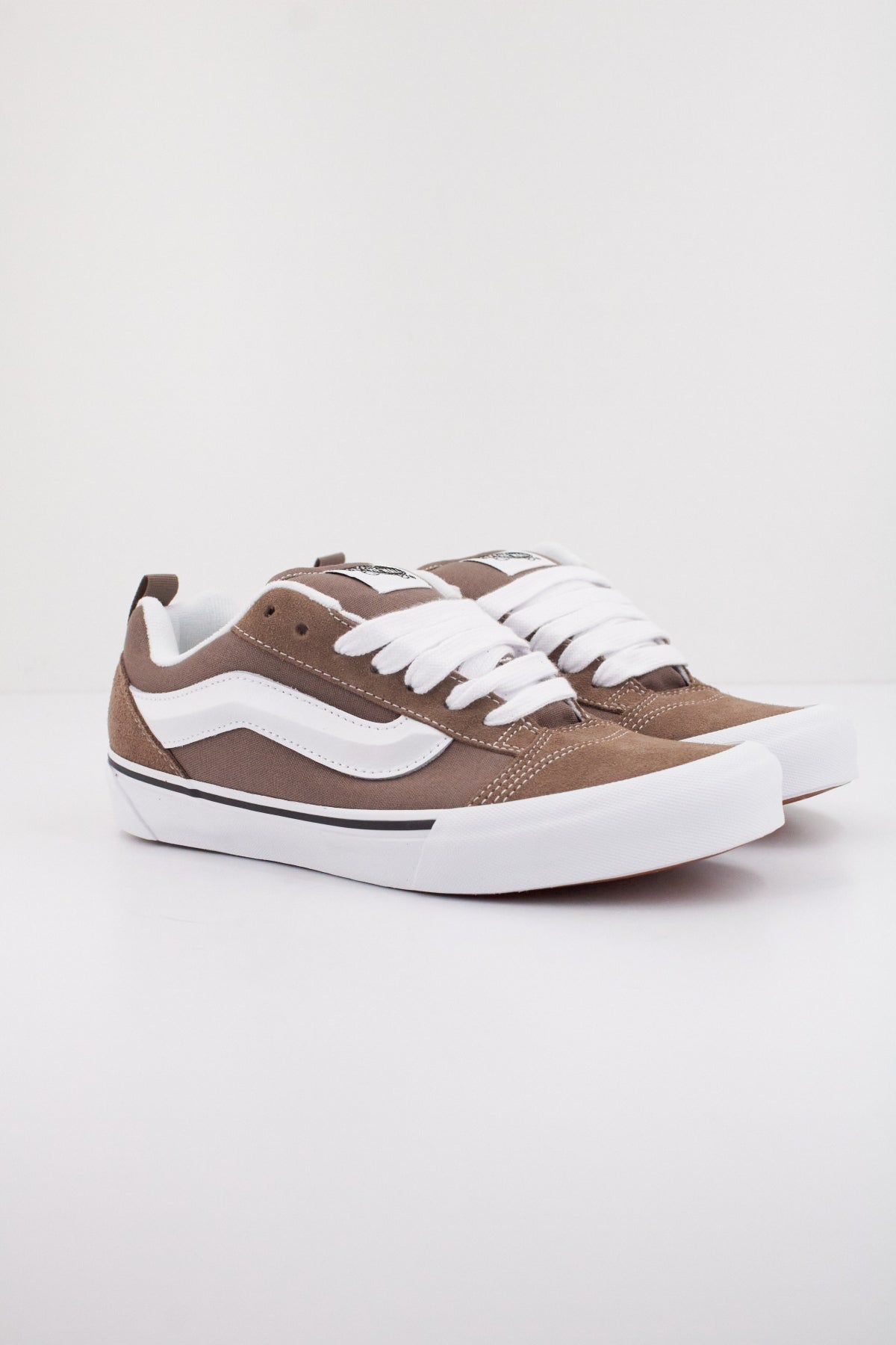 VANS KNU SKOOL CTHR en color MARRON  (2)
