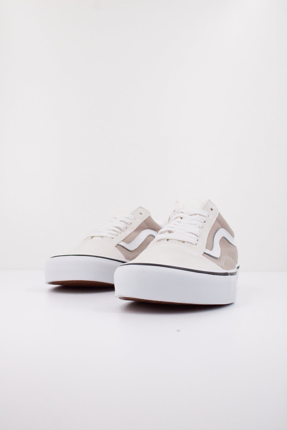 VANS OLD SKOOL en color BEIS  (2)