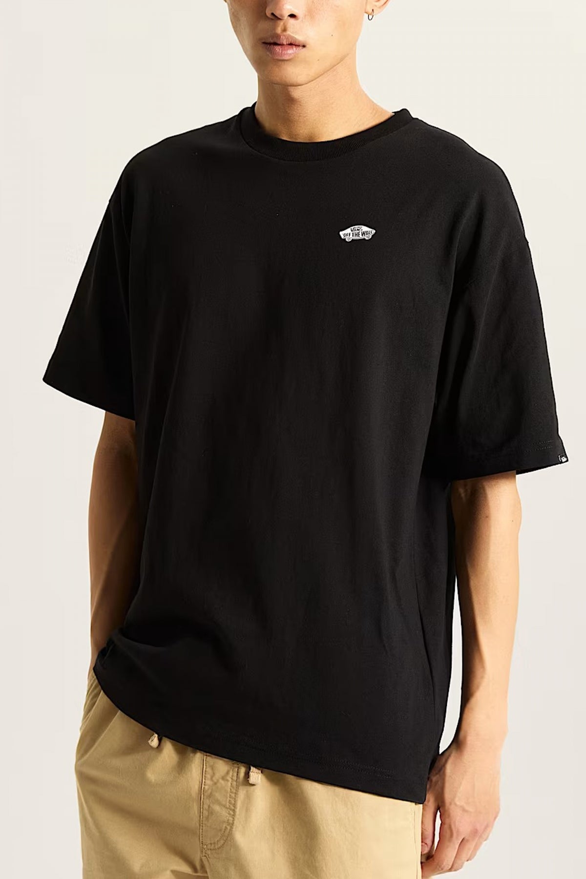 VANS STYLE  II LOOSE SS T en color NEGRO  (1)