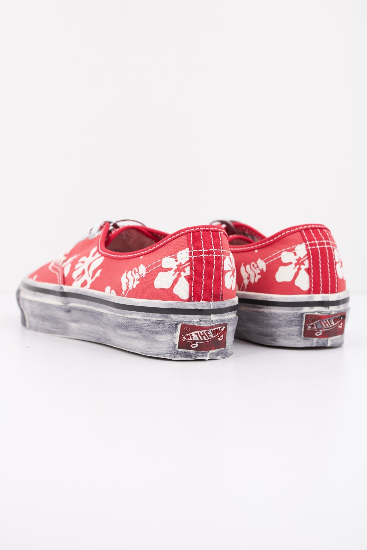 VANS LX AUTHENTIC en color ROJO  (4)