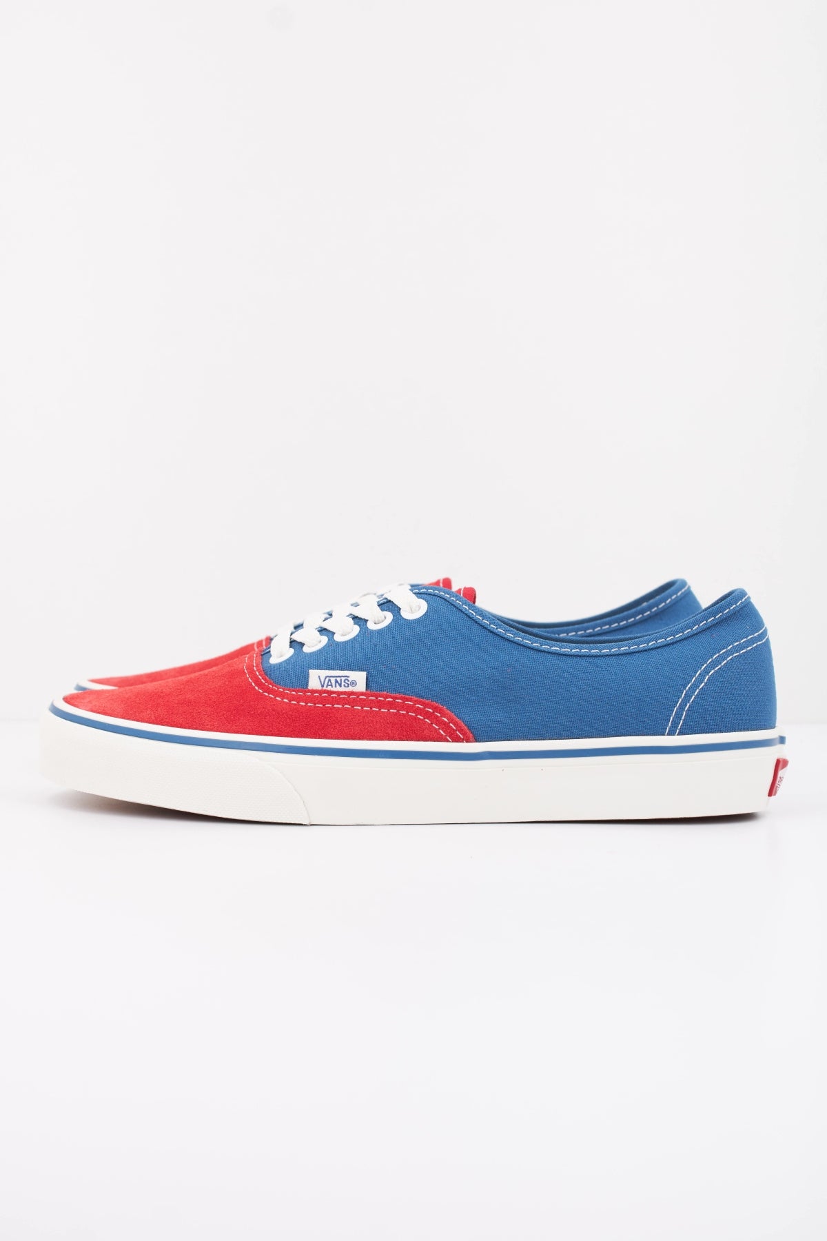 VANS AUTHENTIC en color MULTICOLOR  (1)