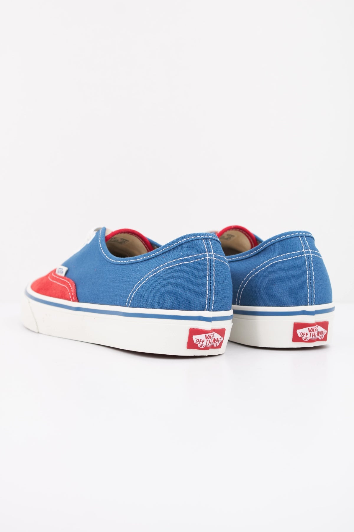 VANS AUTHENTIC en color MULTICOLOR  (4)