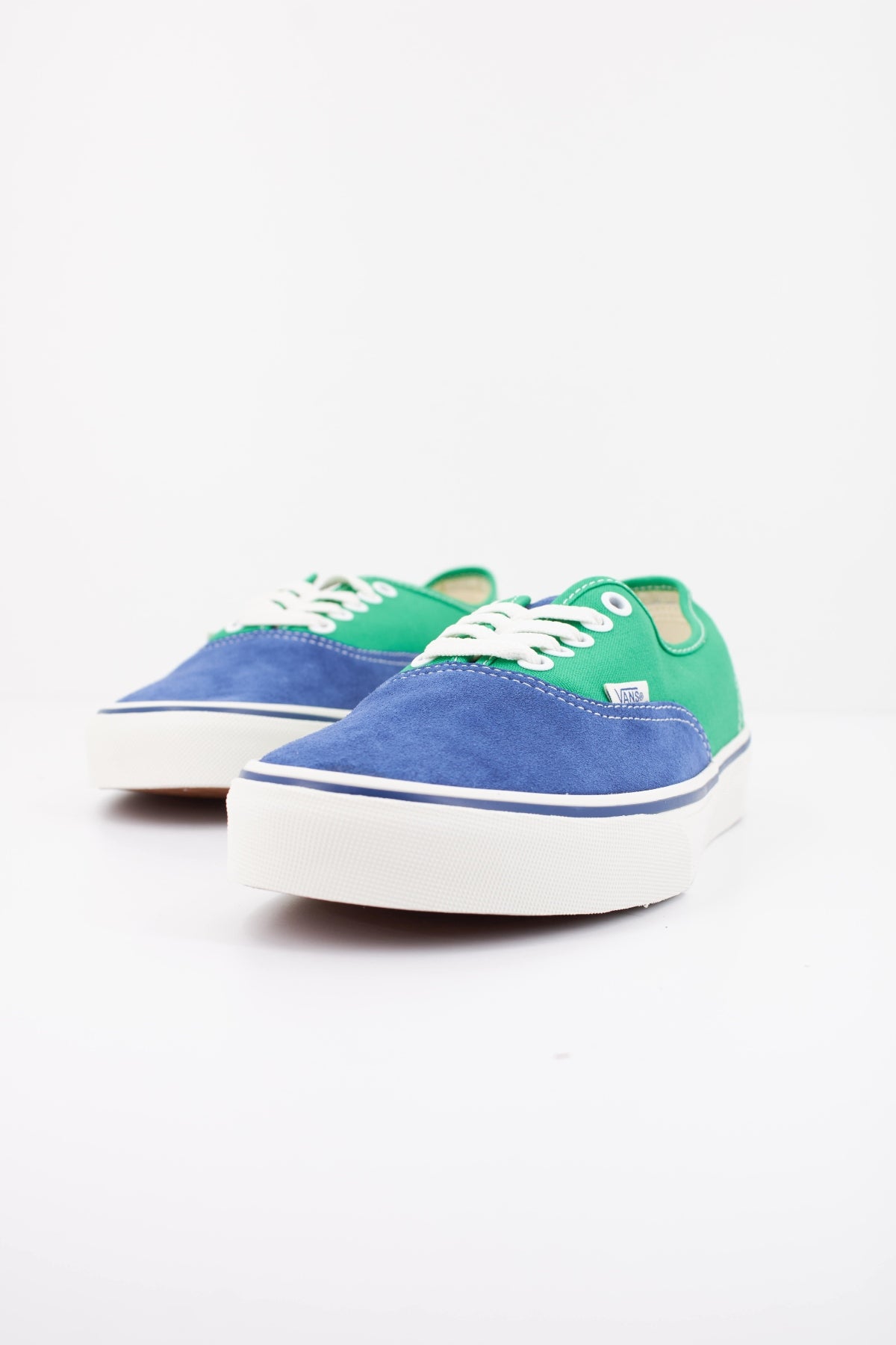 VANS AUTHENTIC en color AZUL  (2)