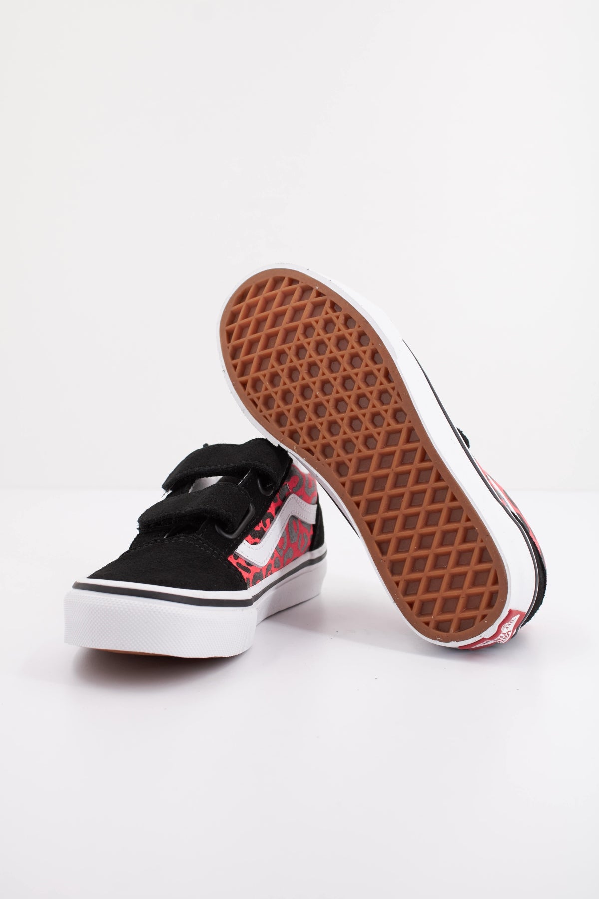 VANS OLD SKOOL V en color NEGRO  (5)