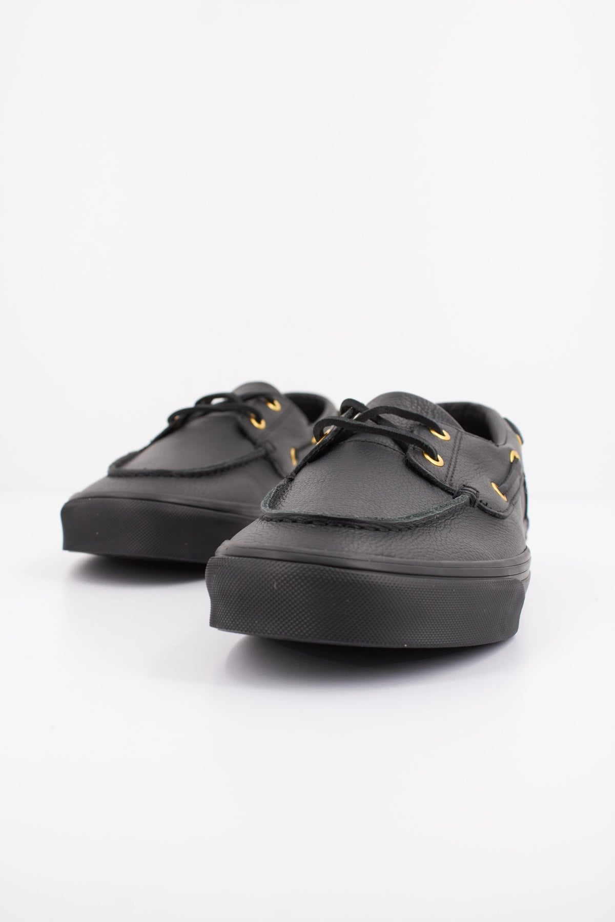 VANS EYELET BOAT en color NEGRO  (2)