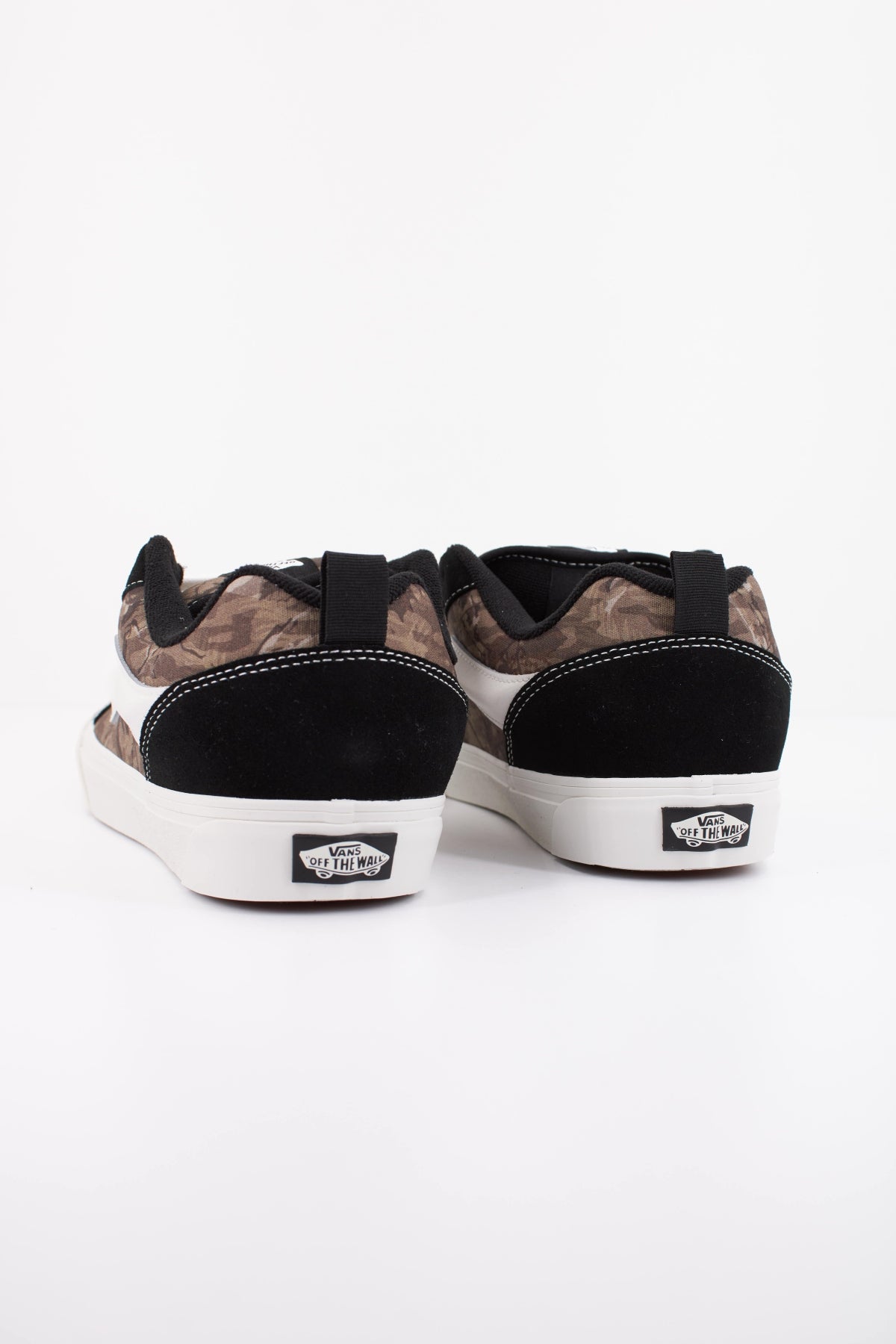 VANS KNU SKOOL en color NEGRO  (4)