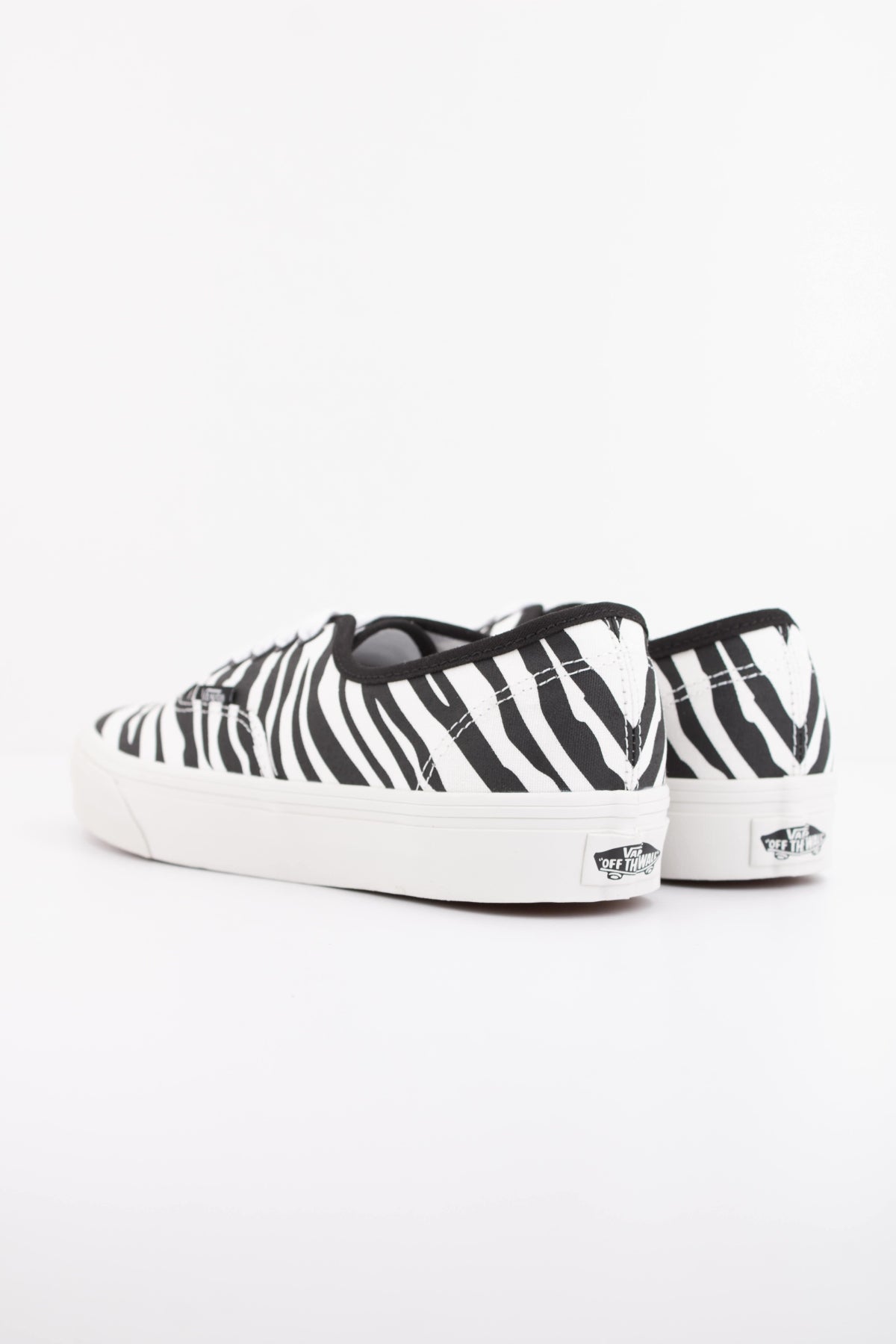 VANS  AUTHENTIC  en color ANIMAL PRINT  (4)