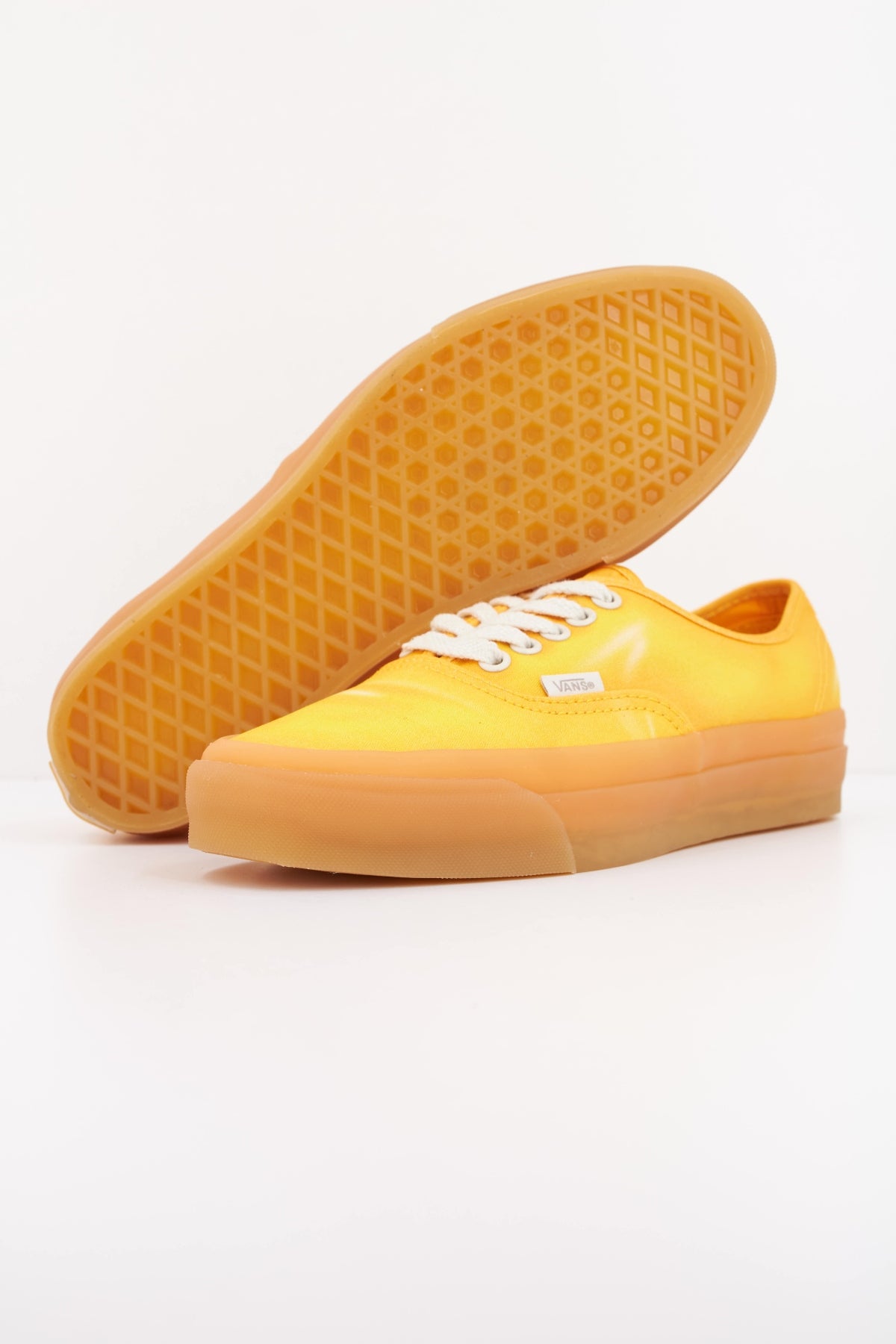 VANS  AUTHENTIC  en color AMARILLO  (5)