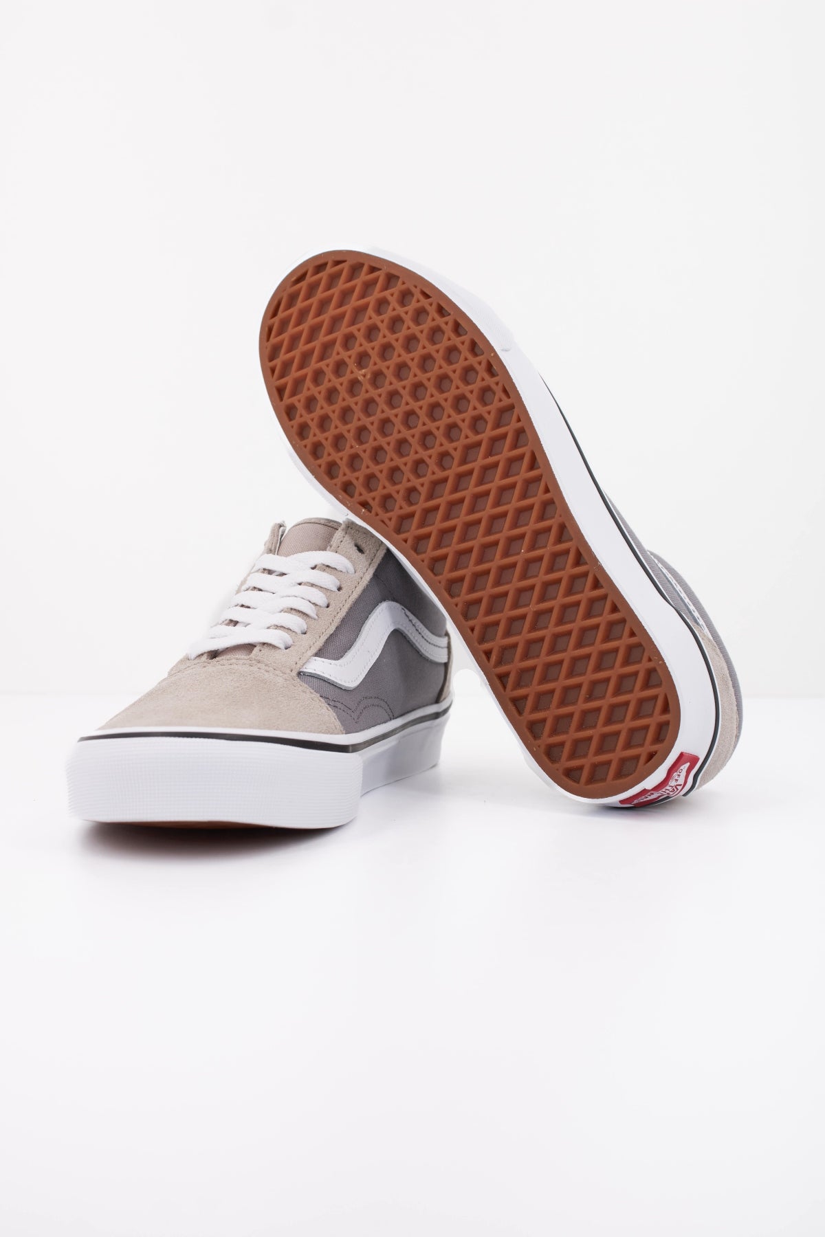 VANS OLD SKOOL  TONE en color GRIS  (5)